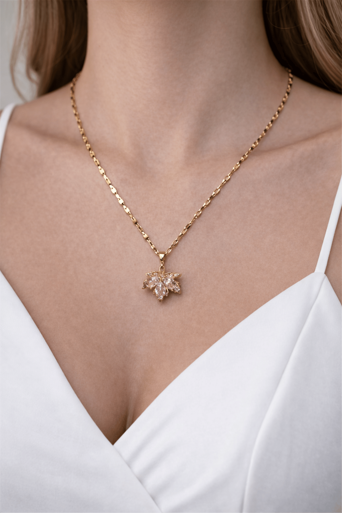 Çelik Gold Yaprak Model Taş Kolye 
