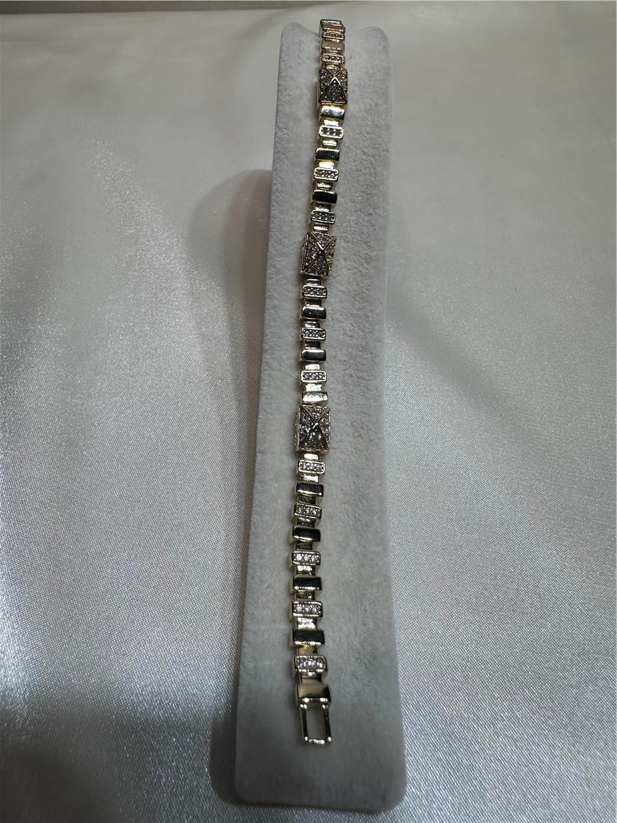Gold Uzay Model Zirkon Taşlı 14.K