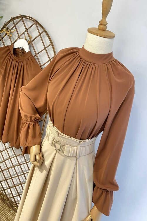 Bileği Fırfır Hakim Yaka Bluz