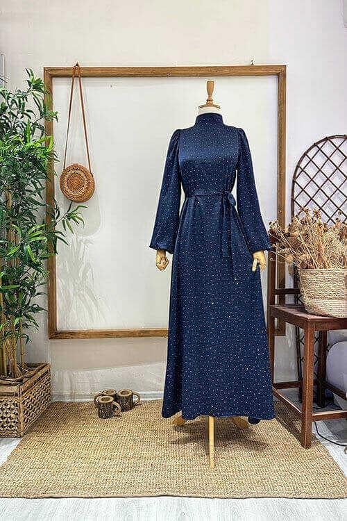 TAŞLI ÇİÇEK BROŞLU ABİYE Laci