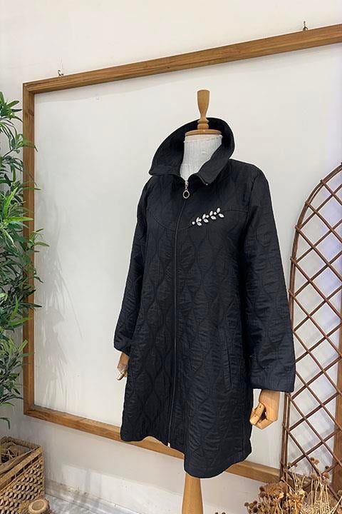 TAŞLI KISA KAPİTONE KAP Siyah