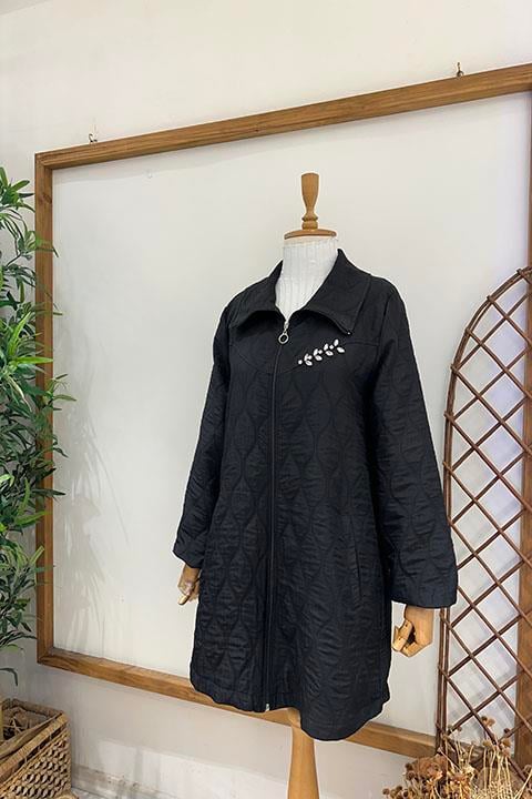 TAŞLI KISA KAPİTONE KAP Siyah