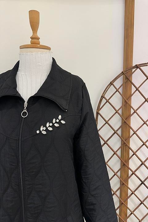 TAŞLI KISA KAPİTONE KAP Siyah