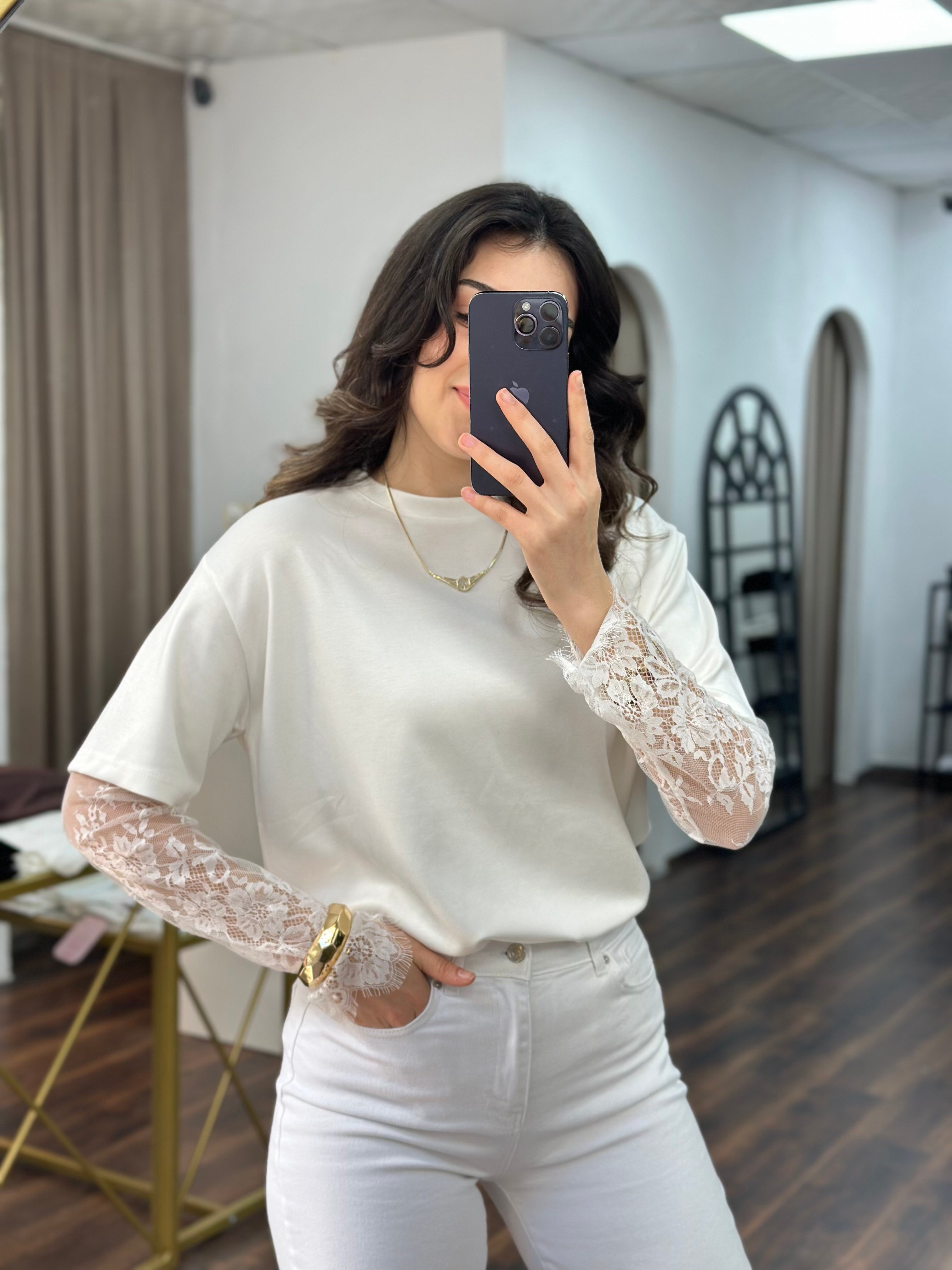 Beyaz Dantel Kollu Modal T-shirt