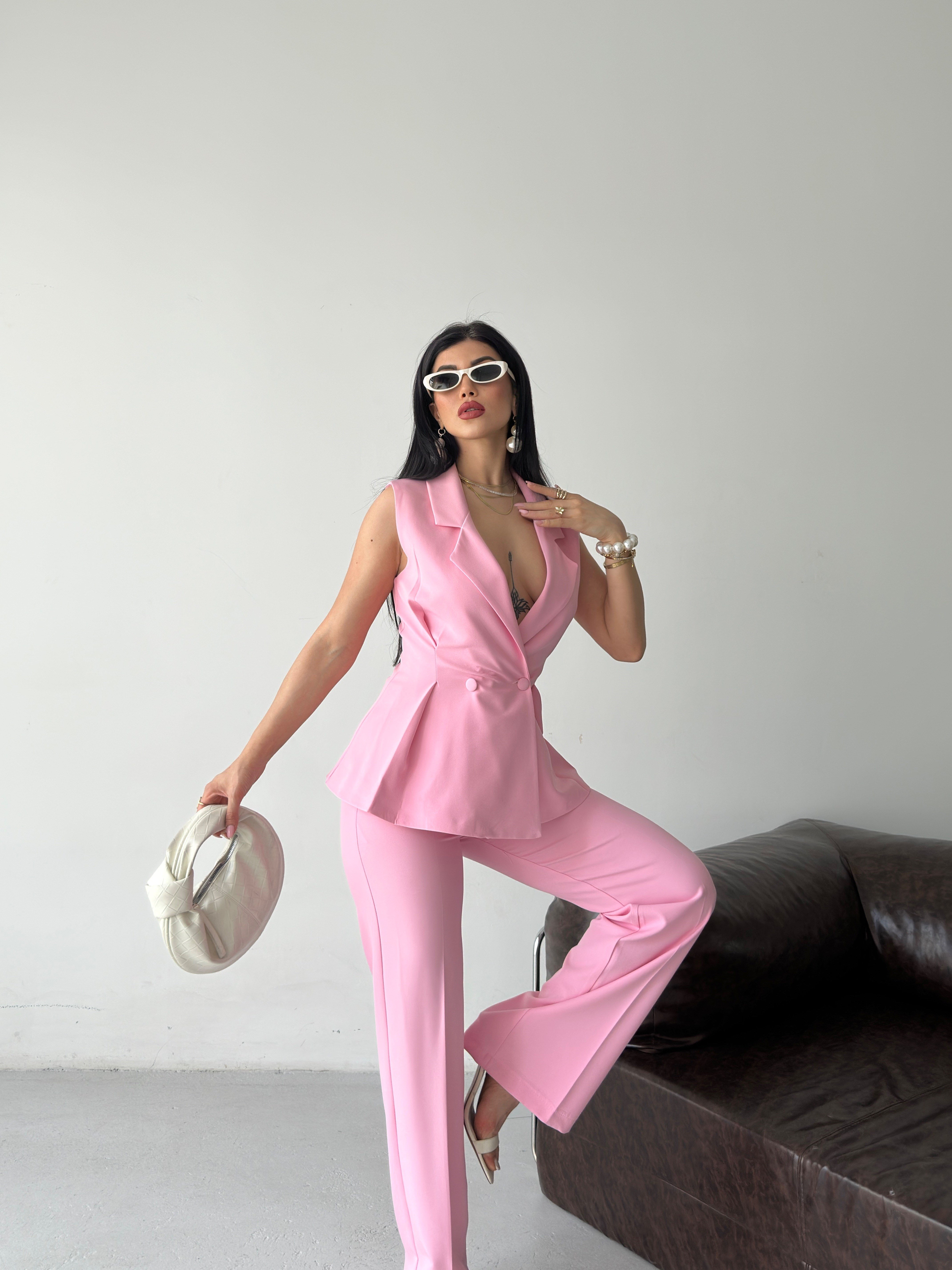 3182 PEMBE TAKIM