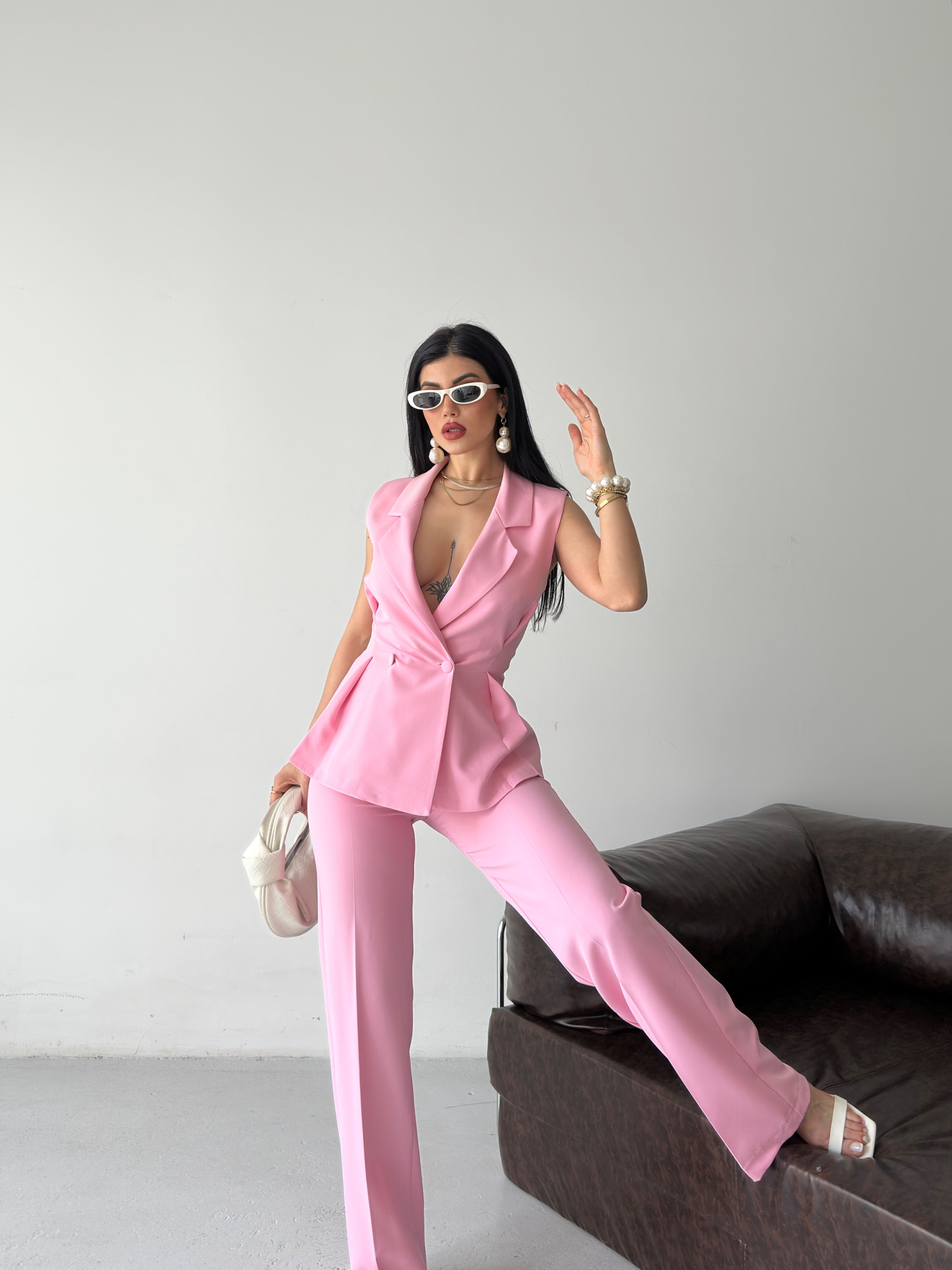 3182 PEMBE TAKIM