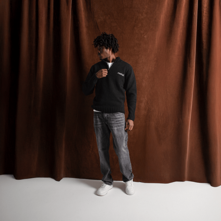 Muéndo Black Half Zipper Tricot