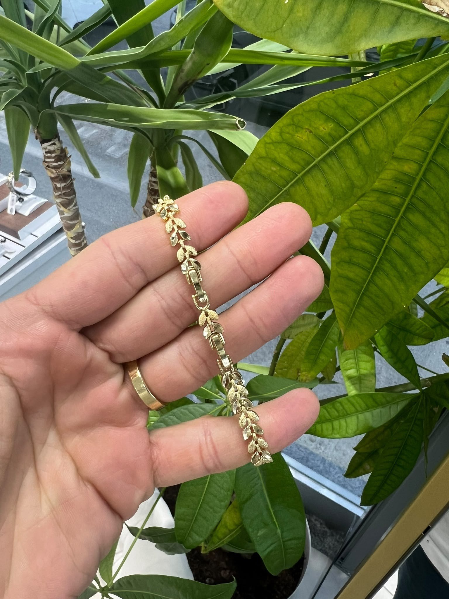 Halow Model Taşlı Gold Altın Kaplama Bileklik