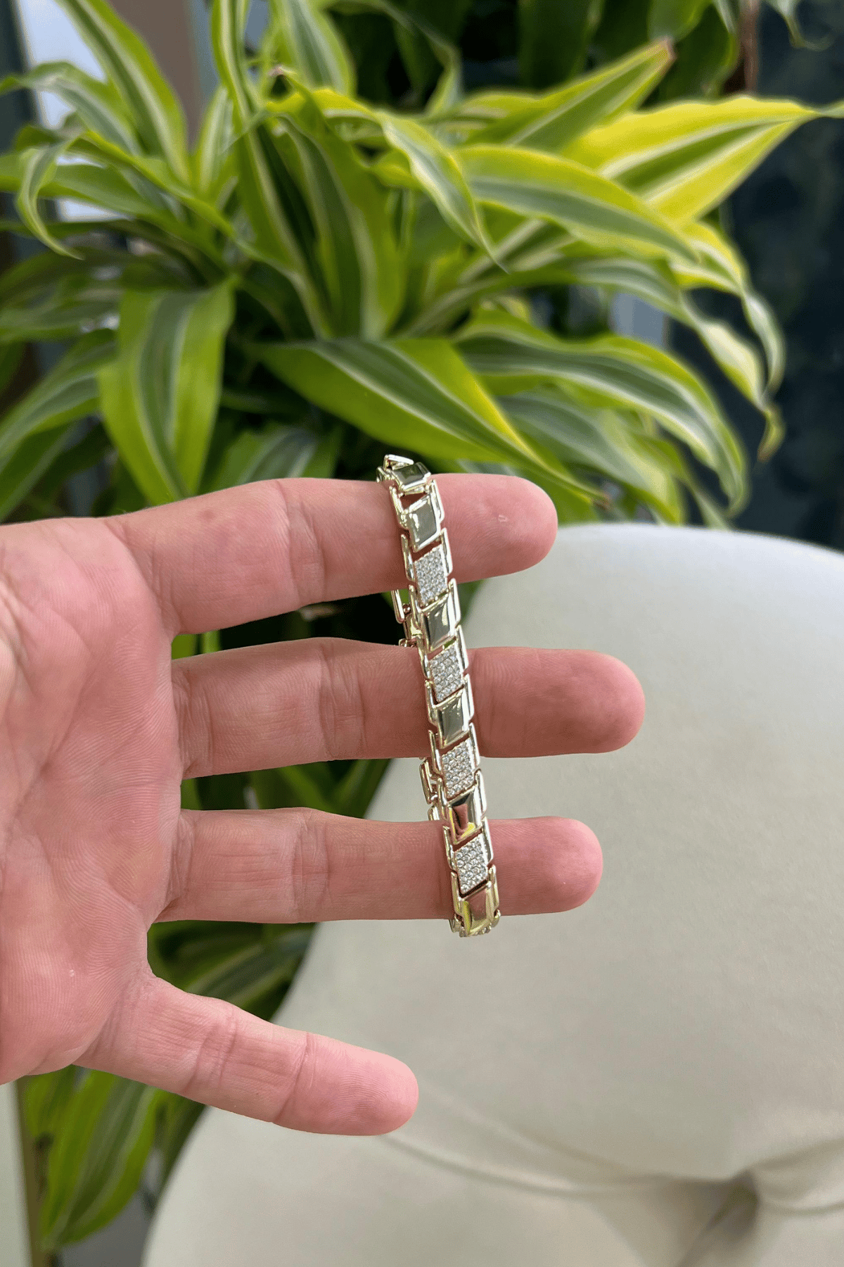 Taş Detay Çapraz Model Gold Altın Kaplama Bileklik