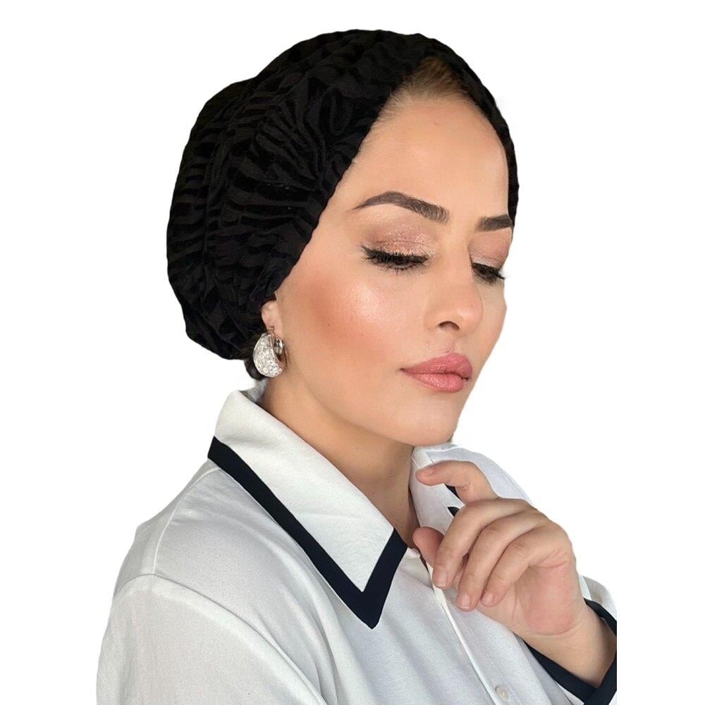 Dolgusuz siyah kadife baskılı bone