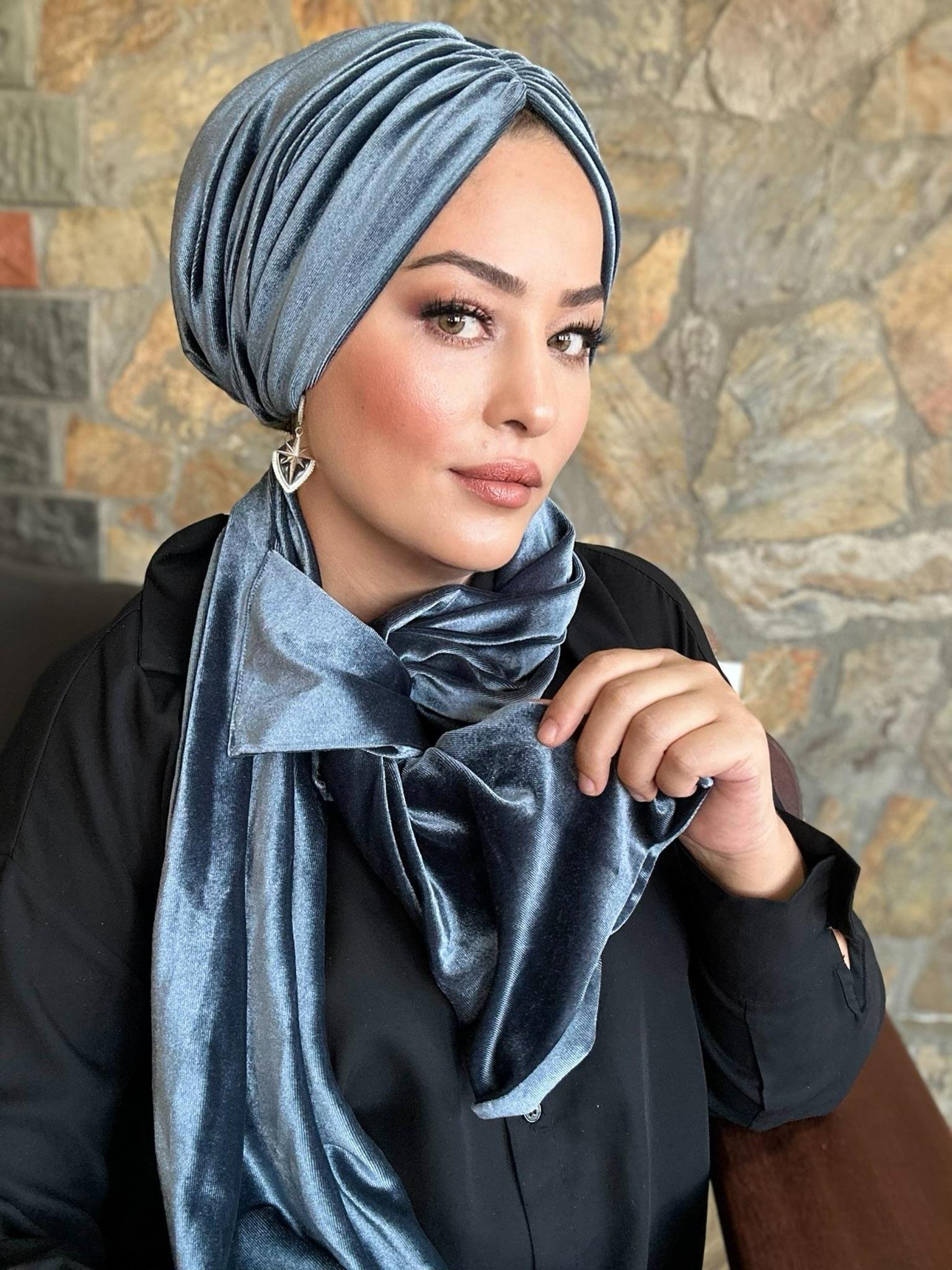 KADİFE GRİ DOLGULU BONE VE ŞAL TAKIM
