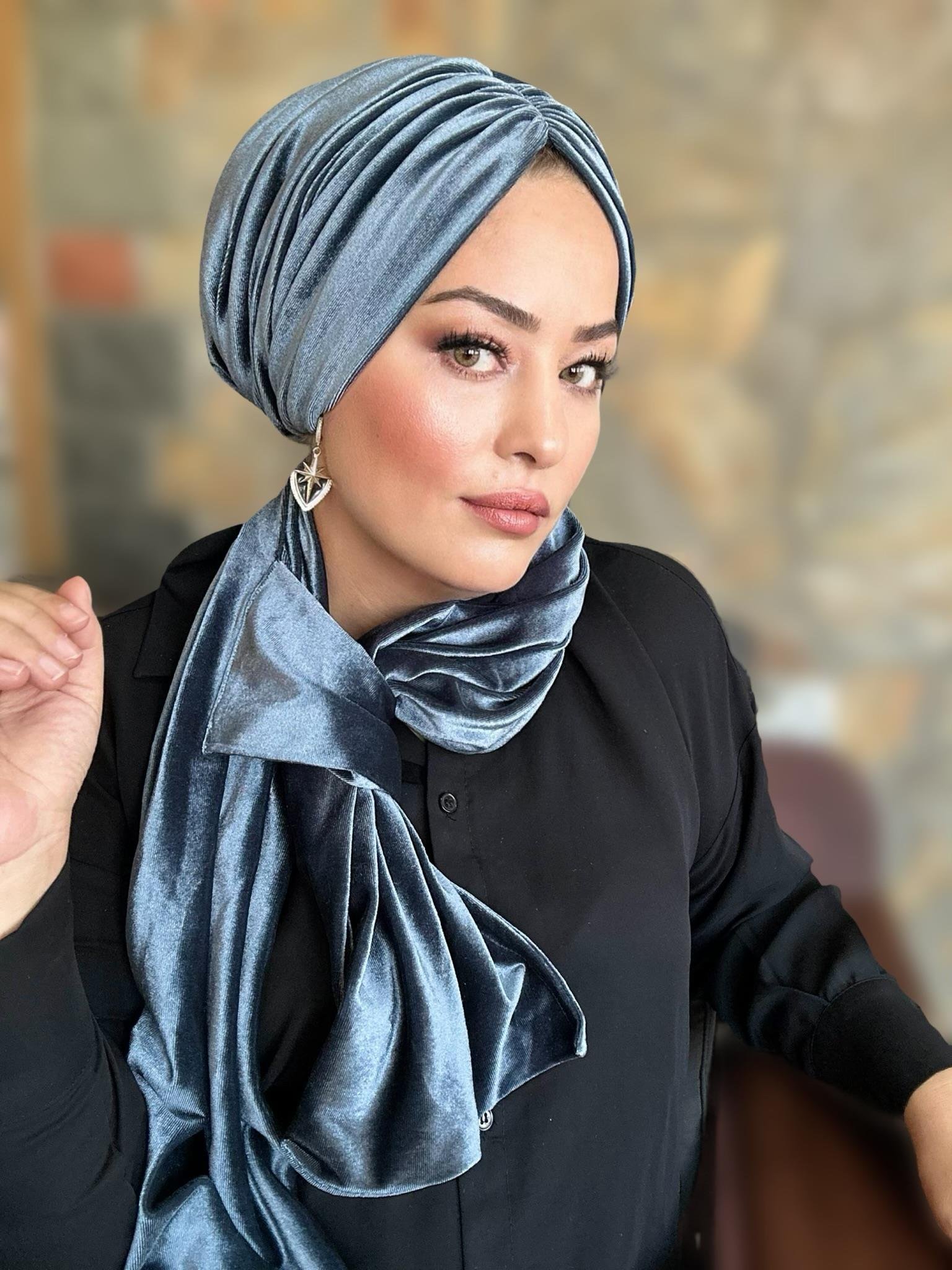 KADİFE GRİ DOLGULU BONE VE ŞAL TAKIM