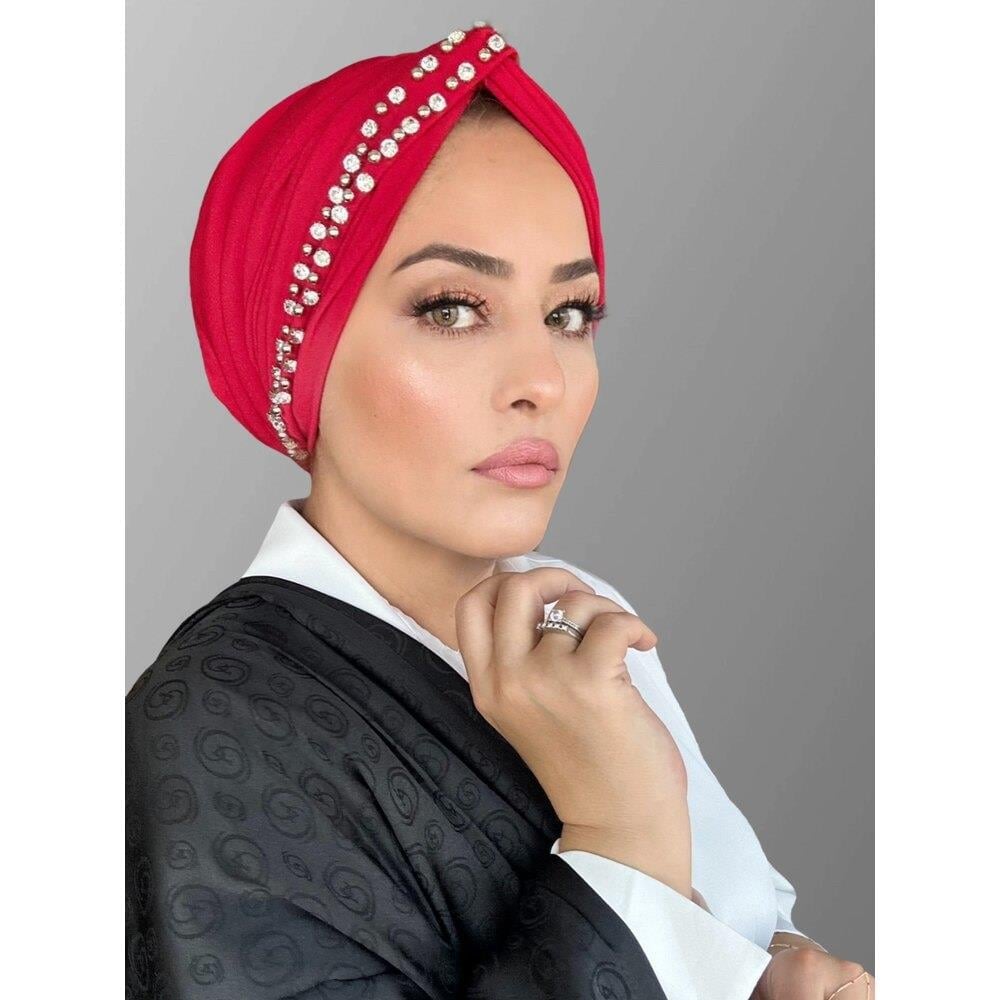Kırmızı taşlı düğüm dolgulu bone