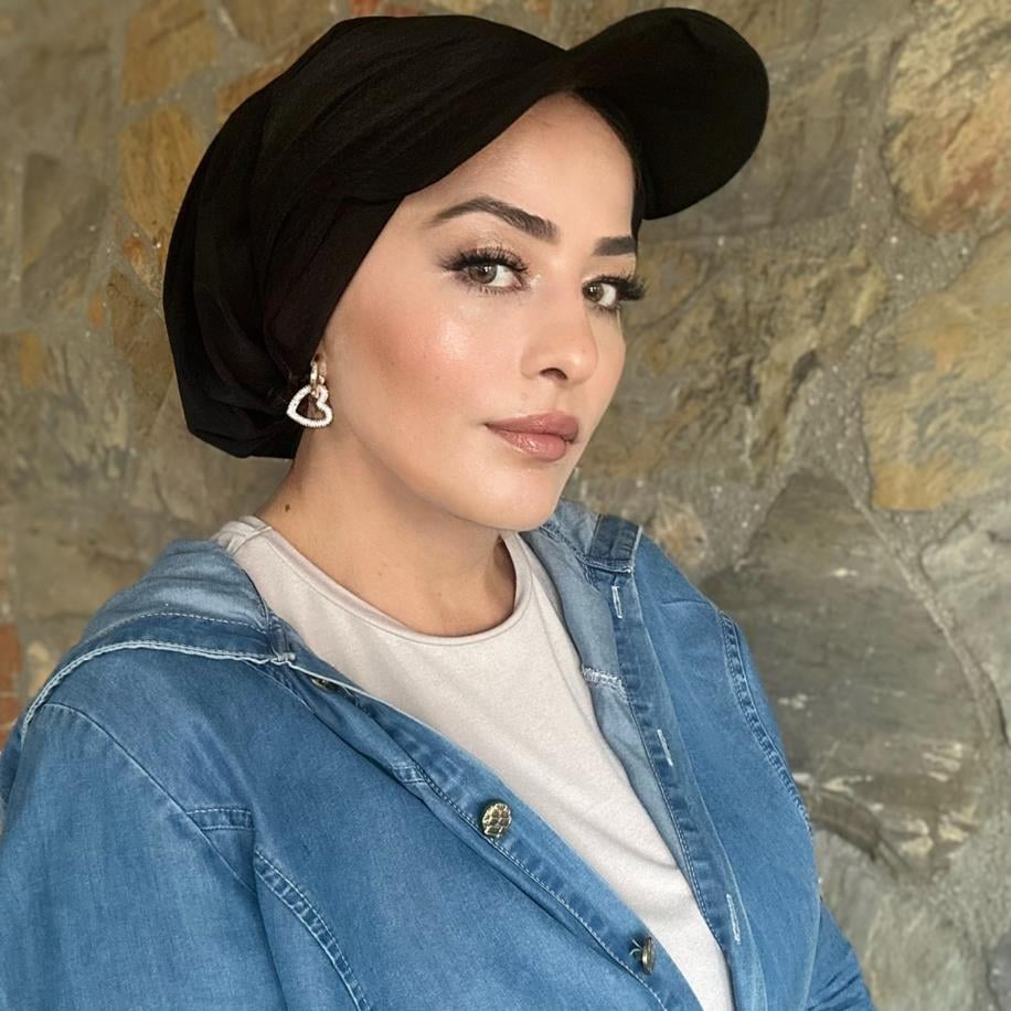 Raye model önü düz dolgusuz bone ve siperlik takım