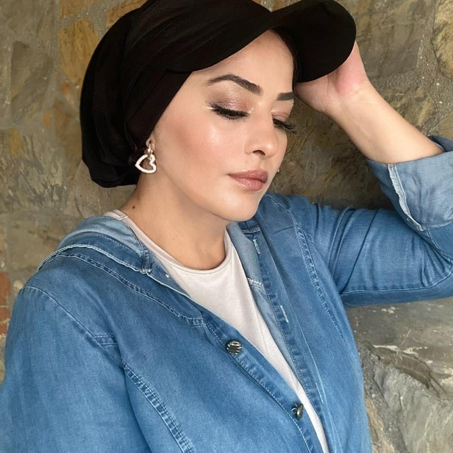 Raye model önü düz dolgusuz bone ve siperlik takım