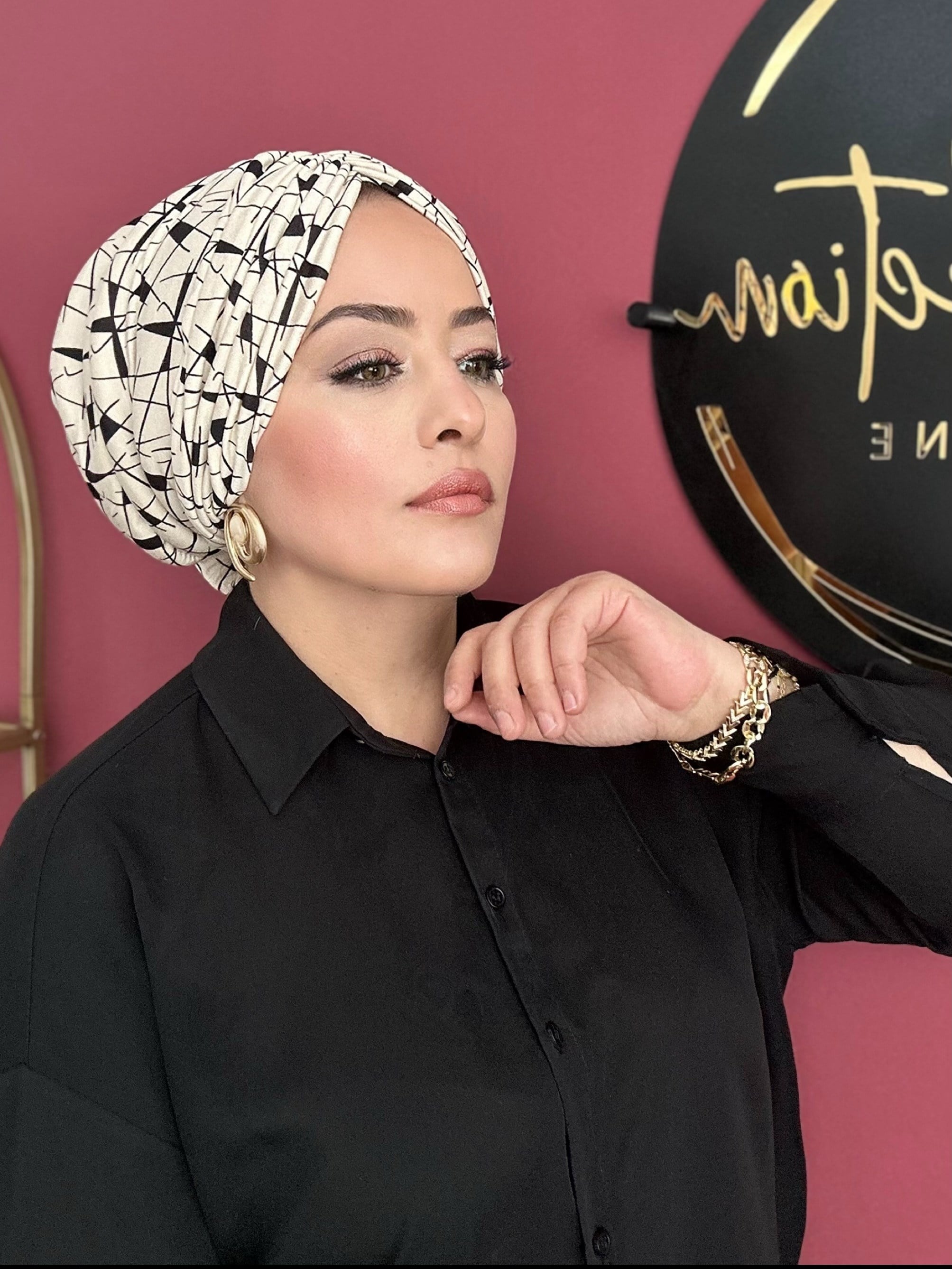 SİYAH KREM GRAFİK DESEN  DRAPE MODEL DOLGULU BONE