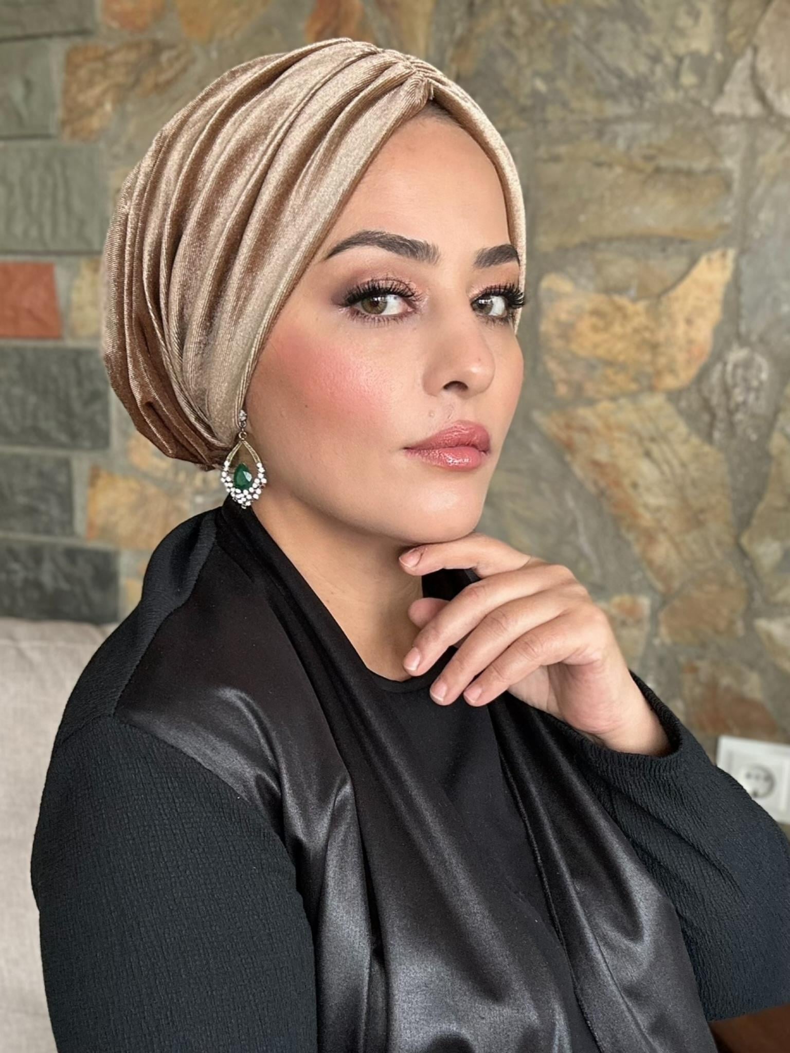 SÜTLÜ KAHVE KADİFE DOLGUSUZ BONE