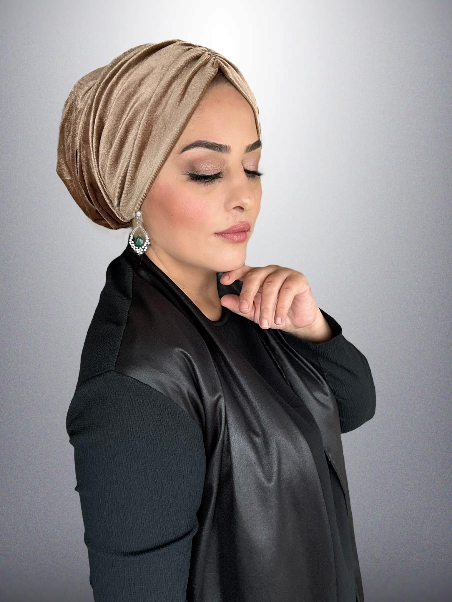SÜTLÜ KAHVE KADİFE DOLGUSUZ BONE