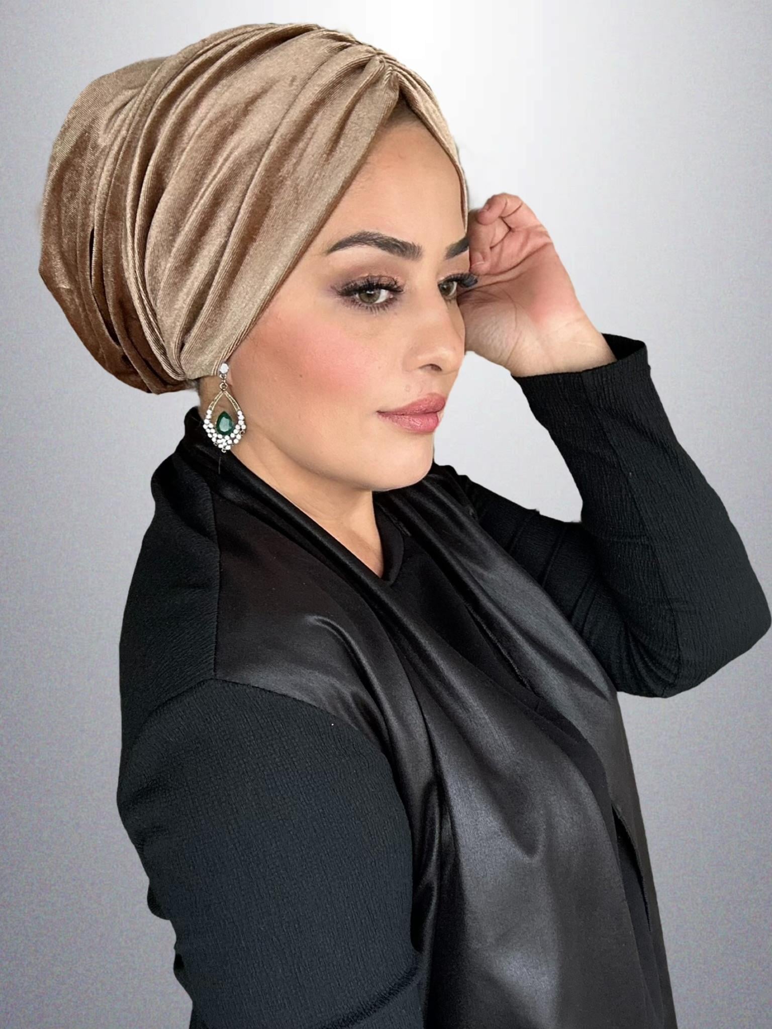 SÜTLÜ KAHVE KADİFE DOLGUSUZ BONE