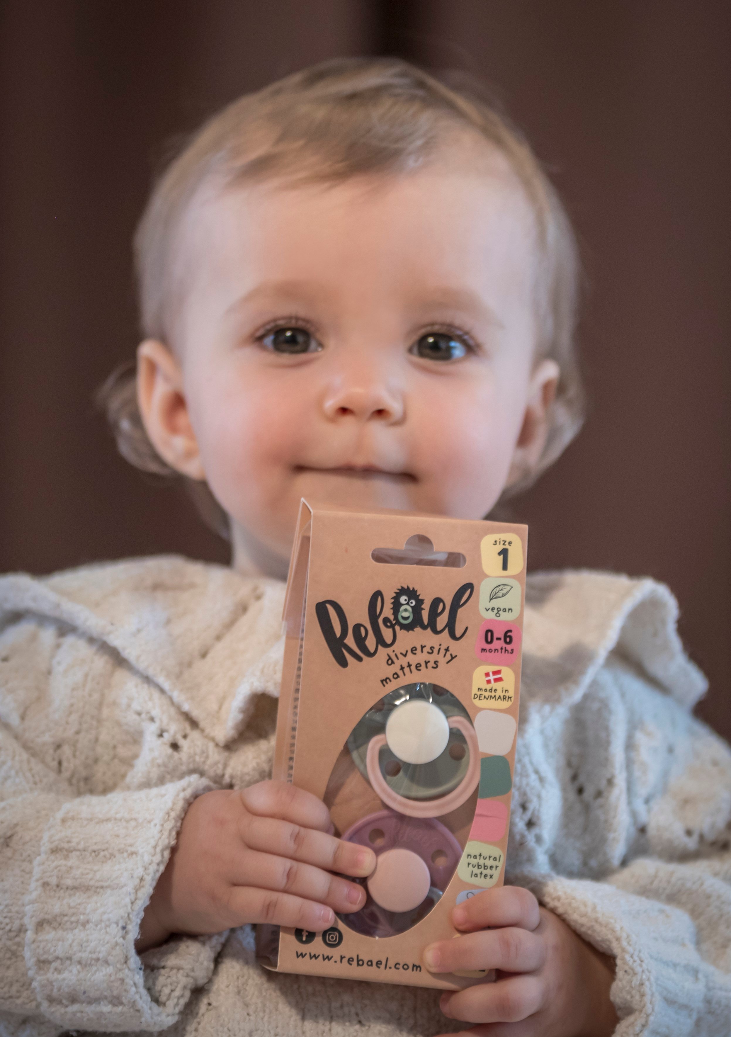 Rebael Mono Plum Champagne emzikleri 6 ay+ için doğal ve güvenli emzik