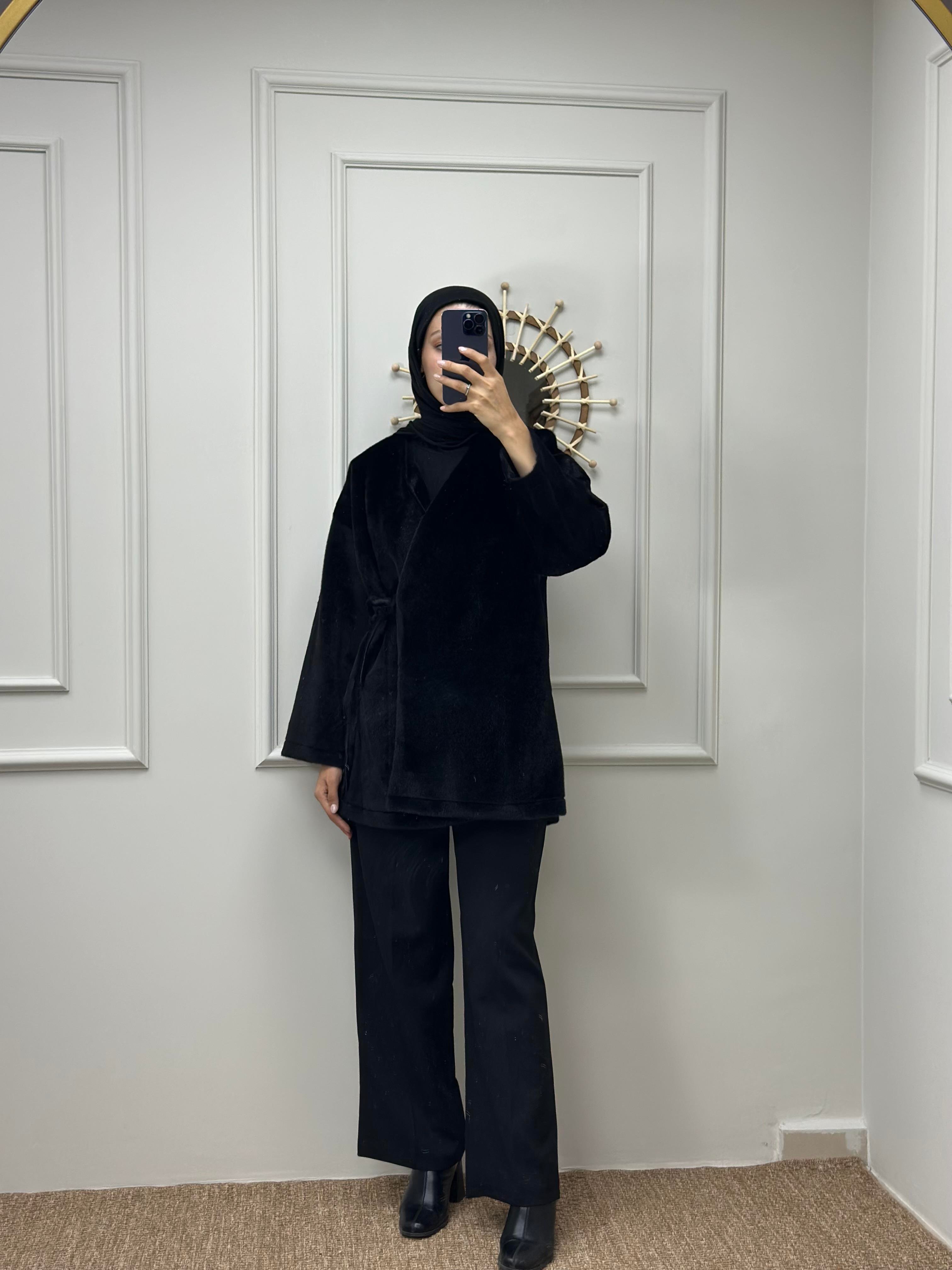 Siyah Bağlamalı Peluş Kimono