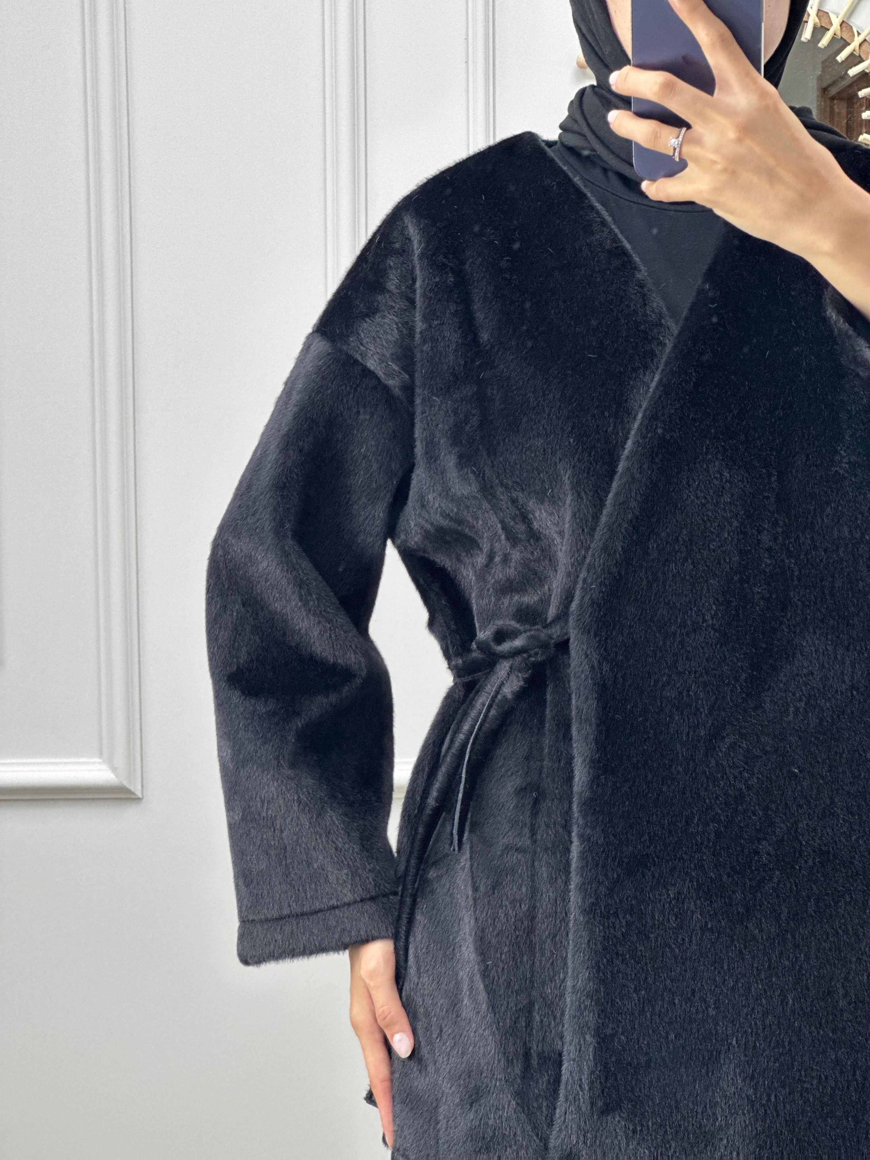 Siyah Bağlamalı Peluş Kimono