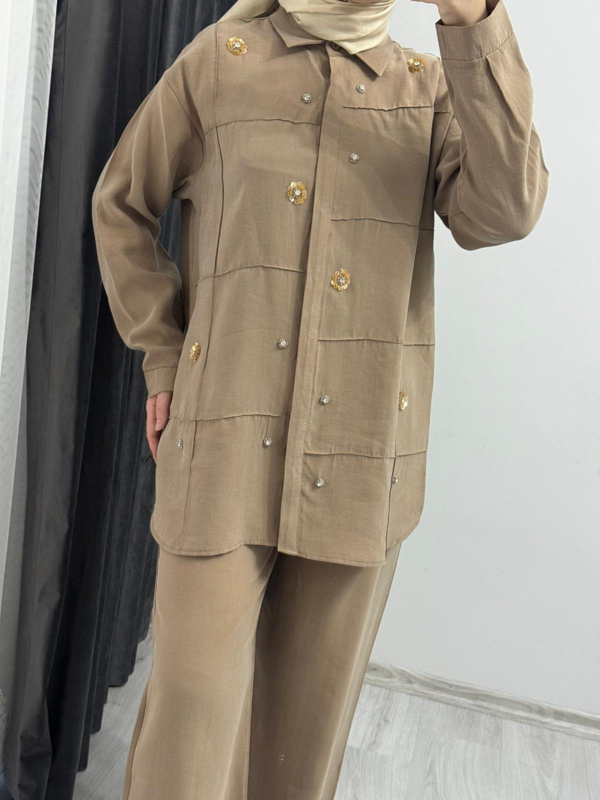 Taş Detaylı Pantolonlu Takım