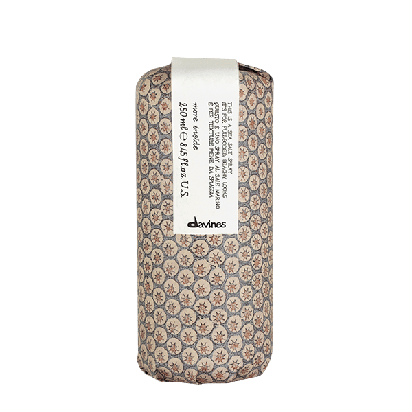 Davines More Inside Sea Salt Spray 250ml deniz tuzu spreyi ile hacim ve mat görünüm sağlayan saç şekillendirici ürün.