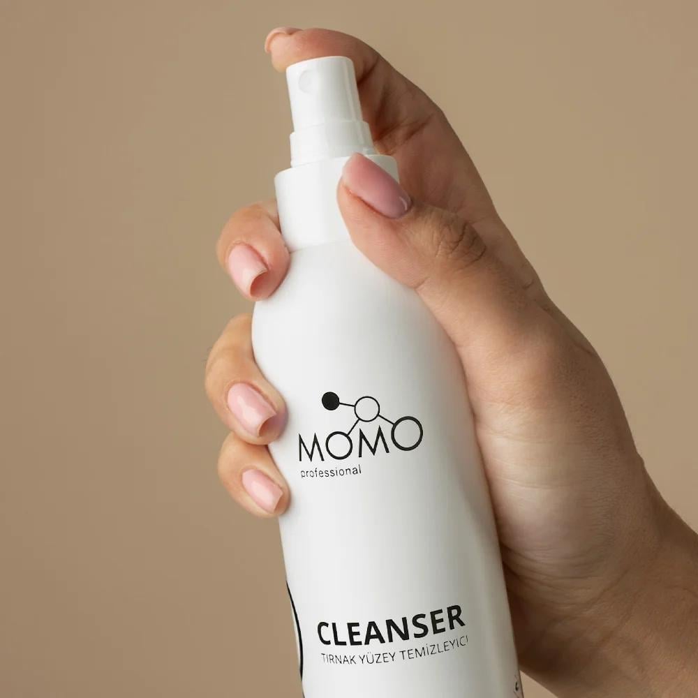 Momo Cleanser 250ml.