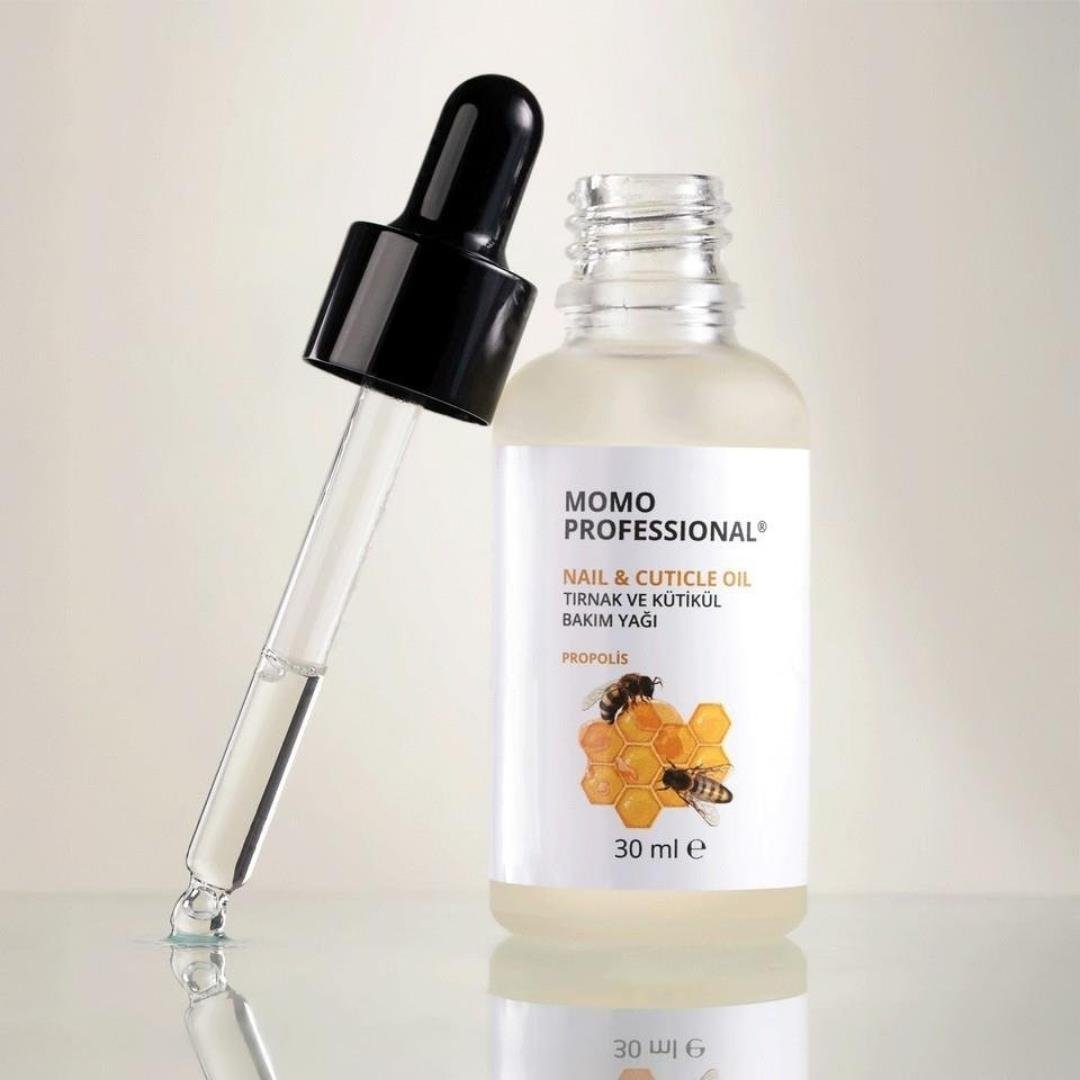 Momo Nail&Cuticle Oil 30ml. Propolis