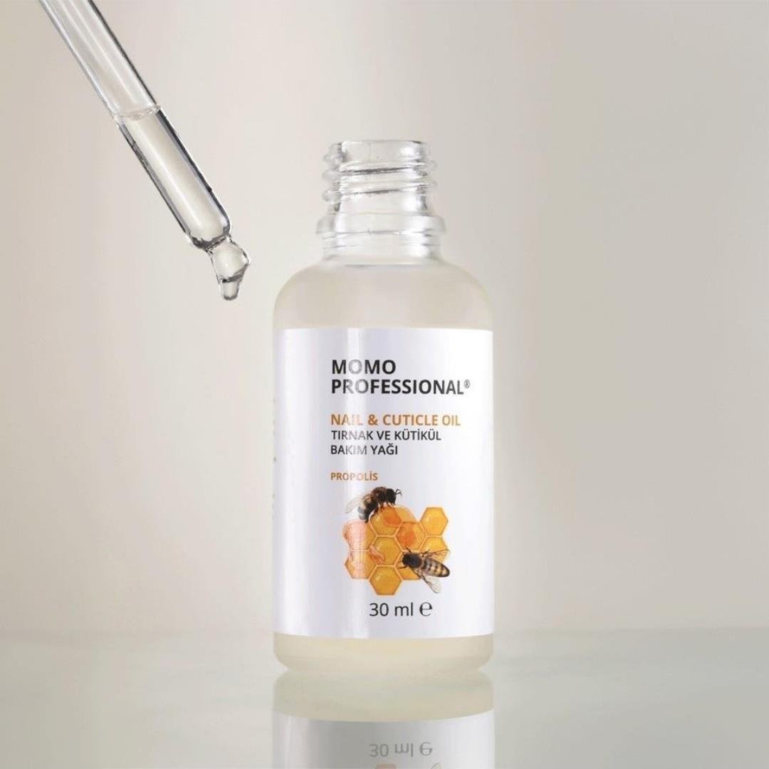 Momo Nail&Cuticle Oil 30ml. Propolis