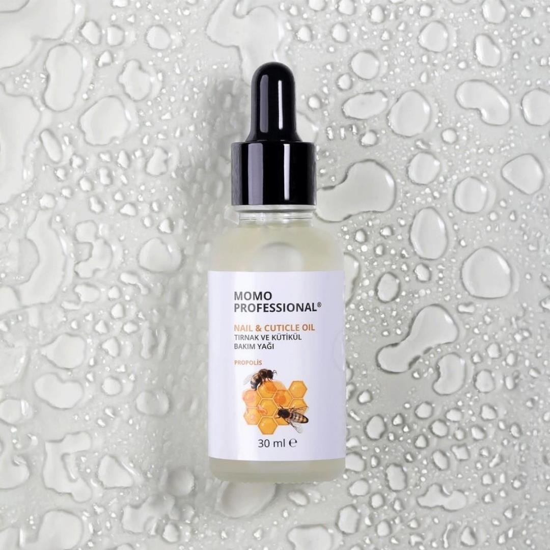 Momo Nail&Cuticle Oil 30ml. Propolis