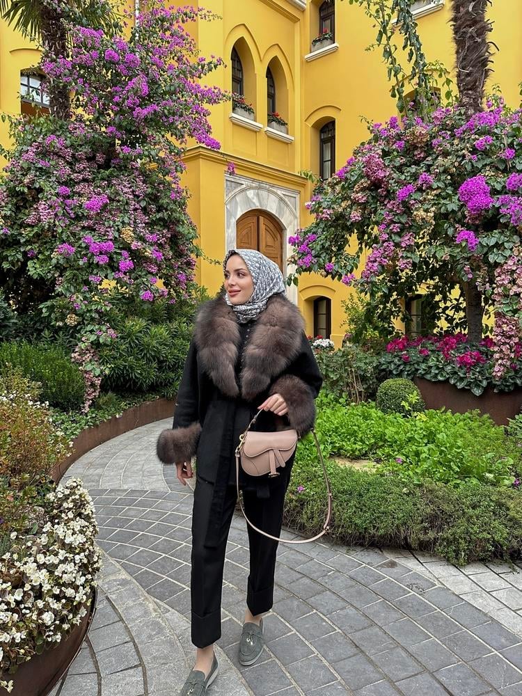 Siyah Kürk Yaka Alpaka