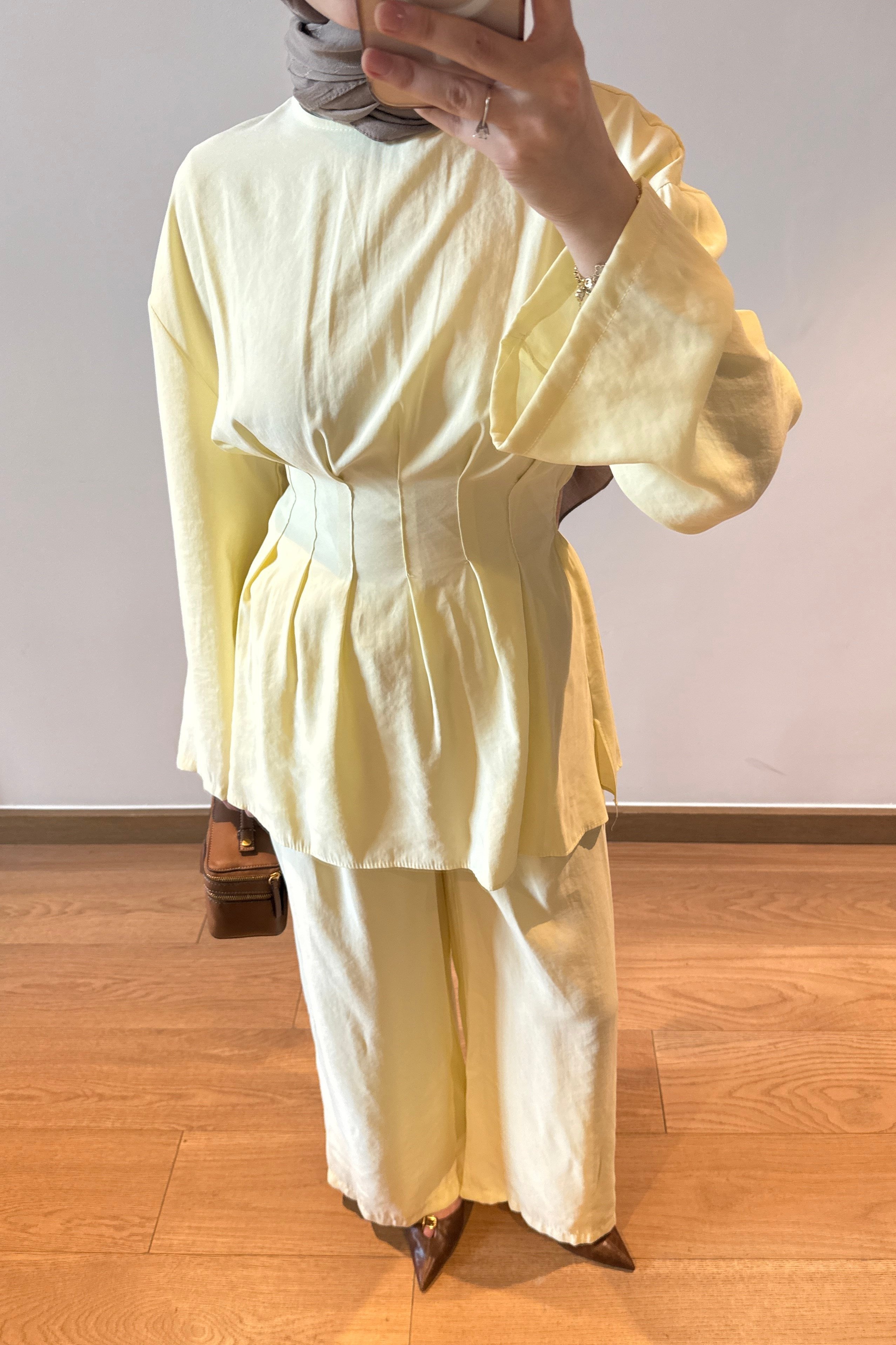 BEL DETAYLI TAKIM - SARI