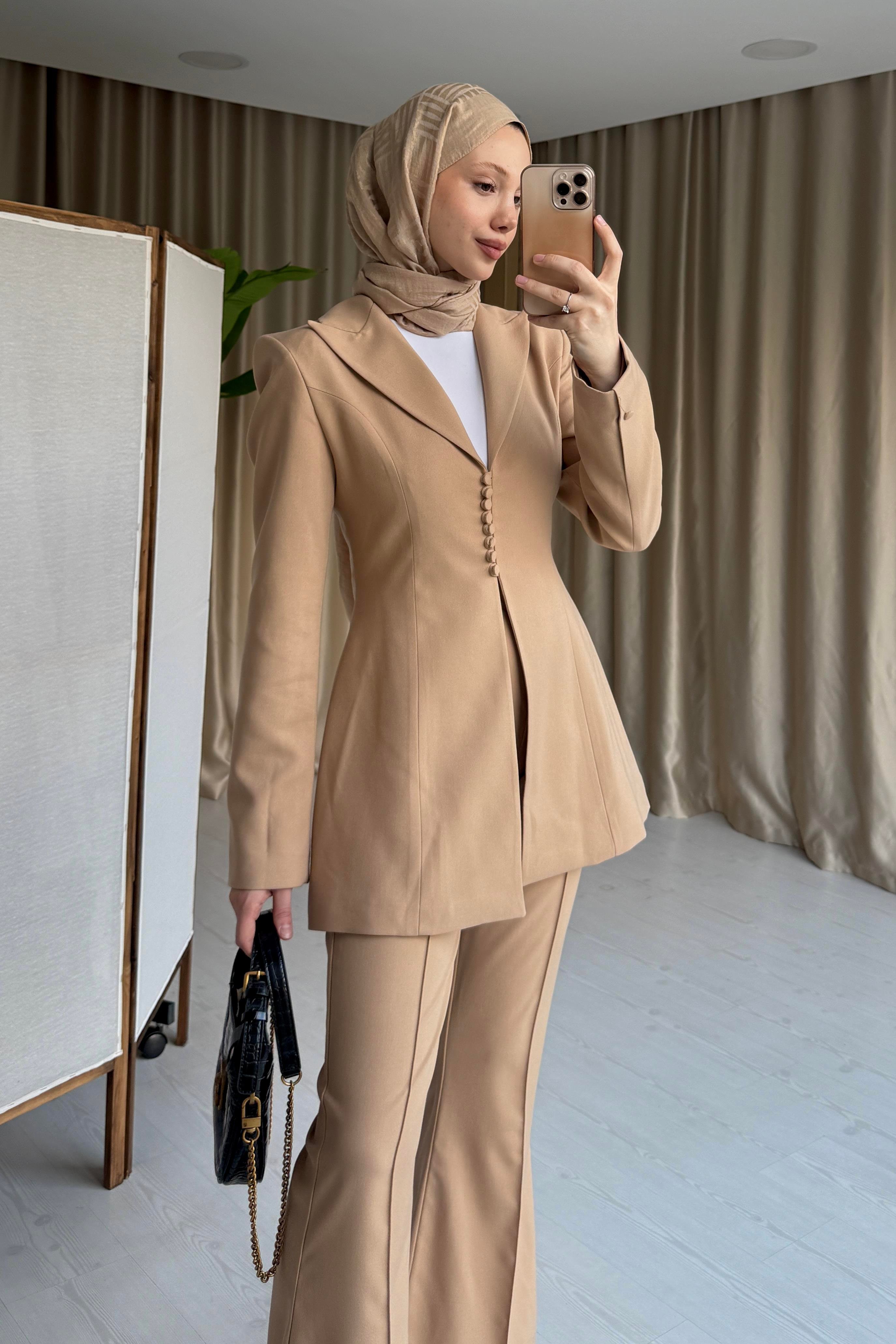 BİRİT DETAYLI TAKIM - CAMEL