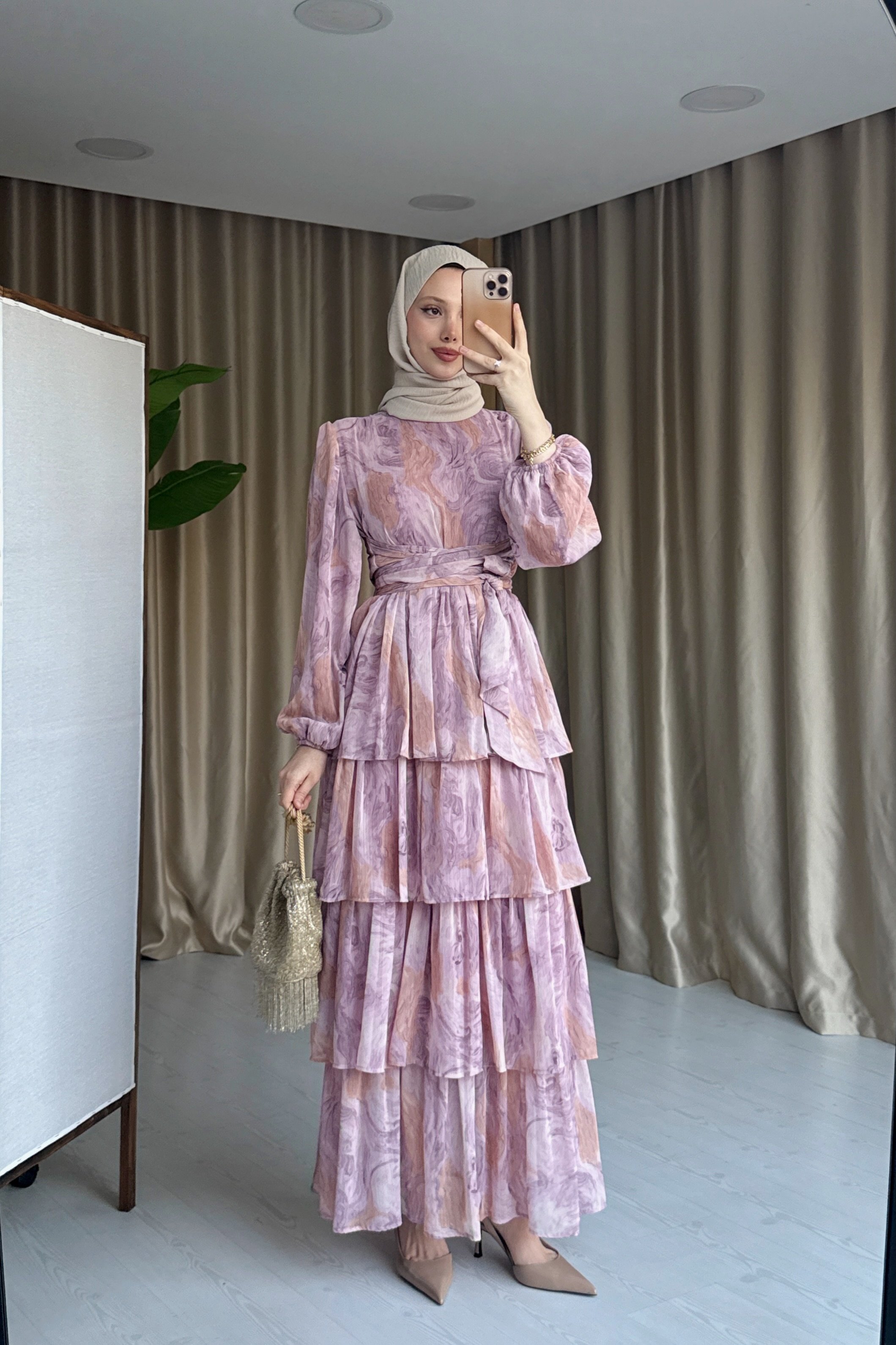 KAT KAT BAĞLAMALI ELBİSE - PEMBE DESEN