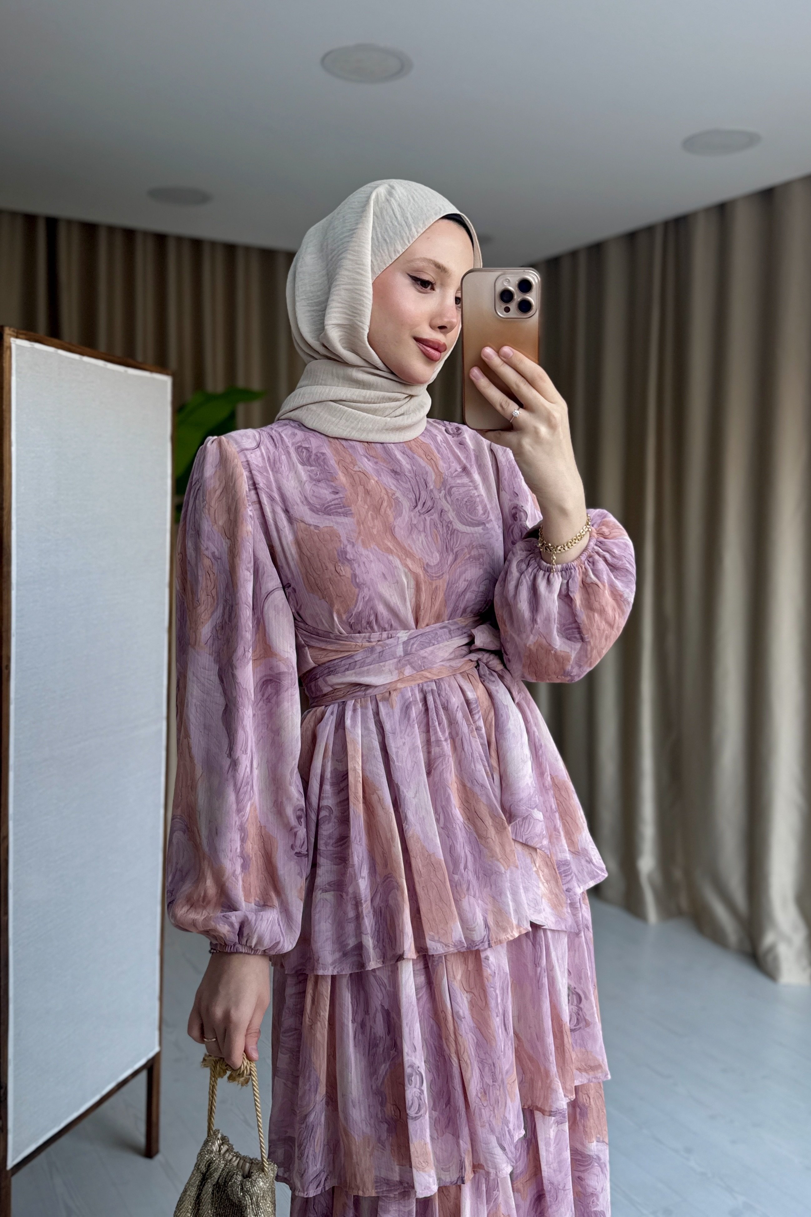 KAT KAT BAĞLAMALI ELBİSE - PEMBE DESEN