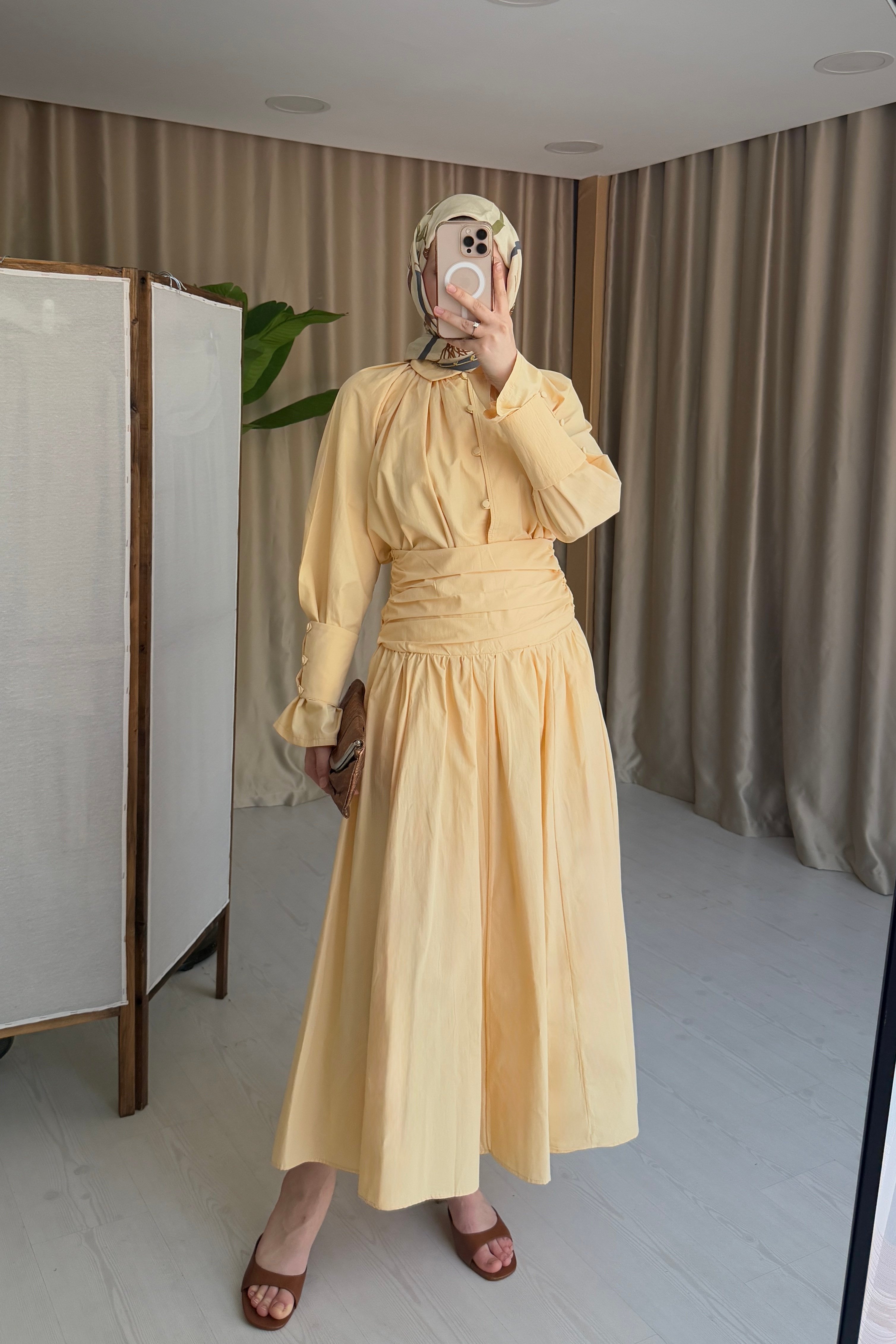MANŞET DETAYLI TAKIM - SARI