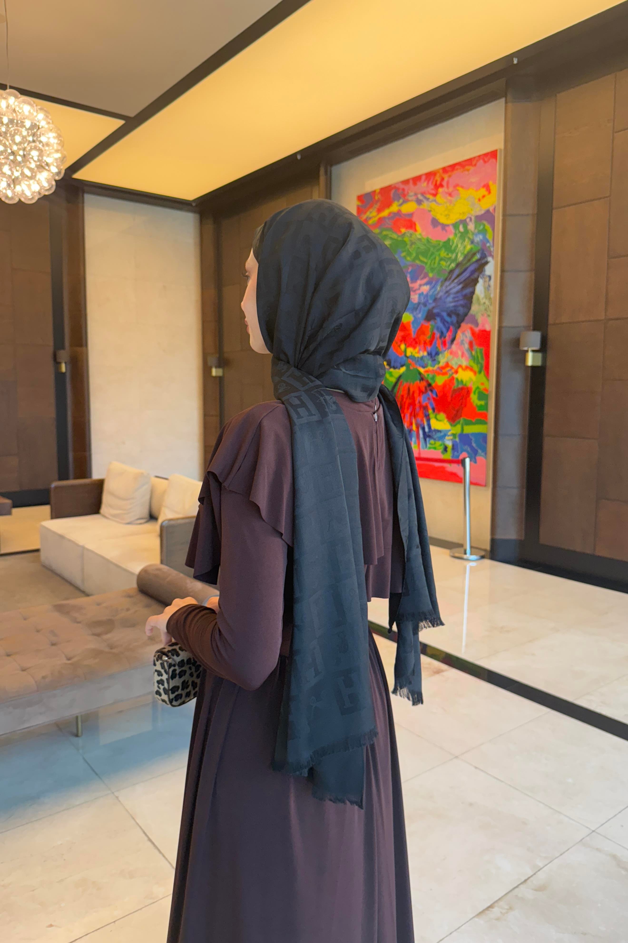 YAKALI DRAPE ELBİSE - KAHVE