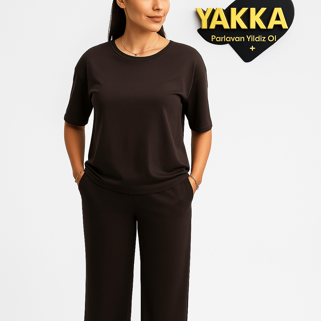  YAKKA Rahat Kesim Kahve  İkili Takım – T-Shirt & Pantolon