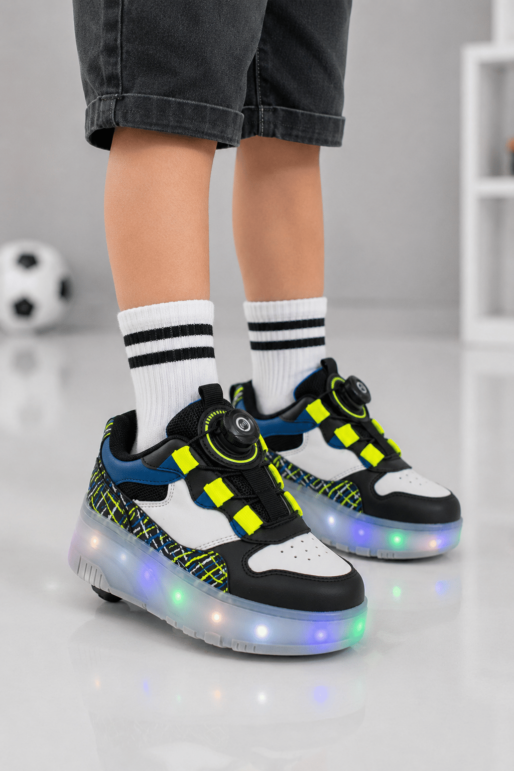 Çocuk Patenli Işıklı Spor Ayakkabı 4 Tekerlekli Çıkarılabilir Tekerlekli Sneaker