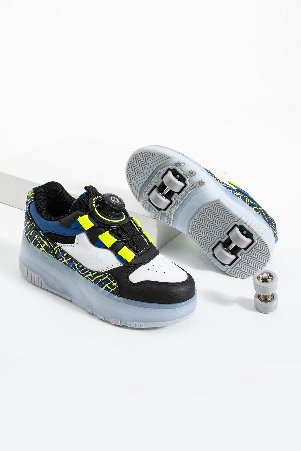 Çocuk Patenli Işıklı Spor Ayakkabı 4 Tekerlekli Çıkarılabilir Tekerlekli Sneaker
