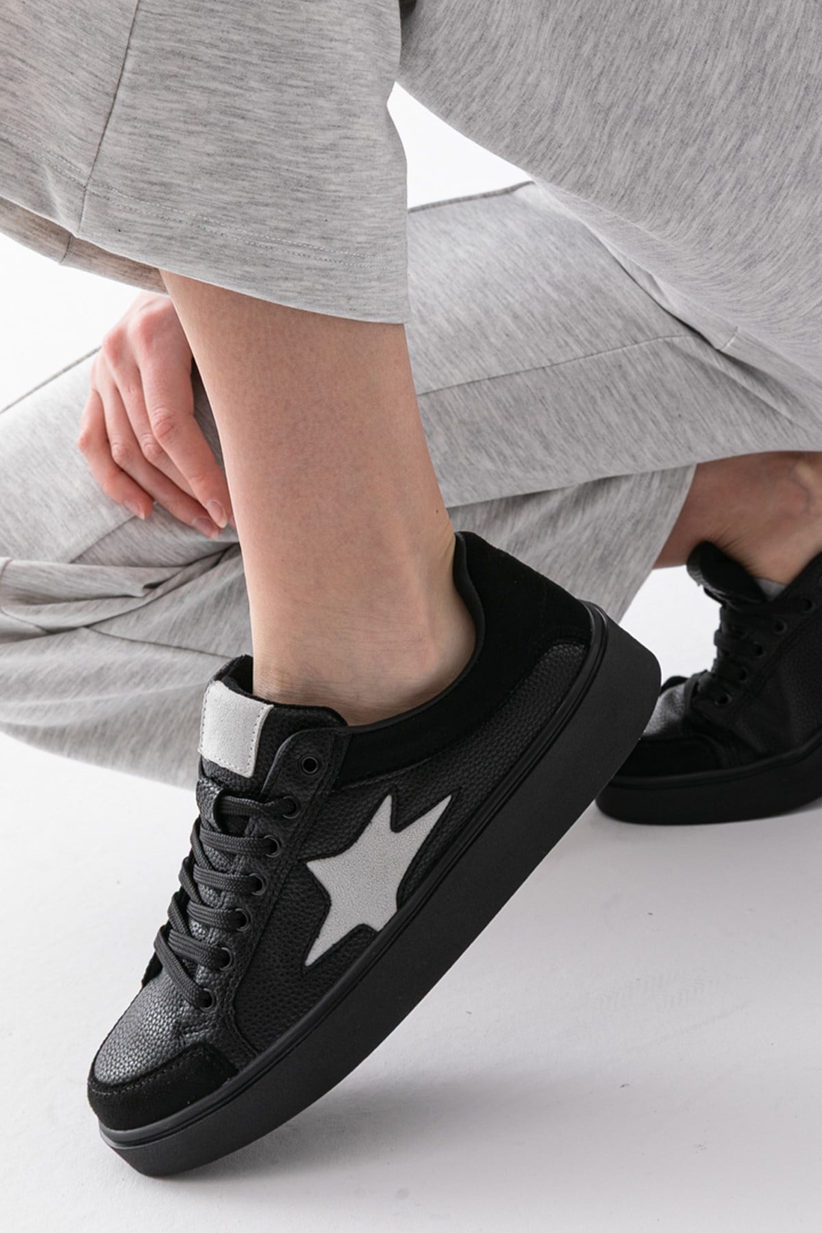 Kadın Günlük Siyah Sneaker Bağcıklı Rahat Spor Ayakkabı