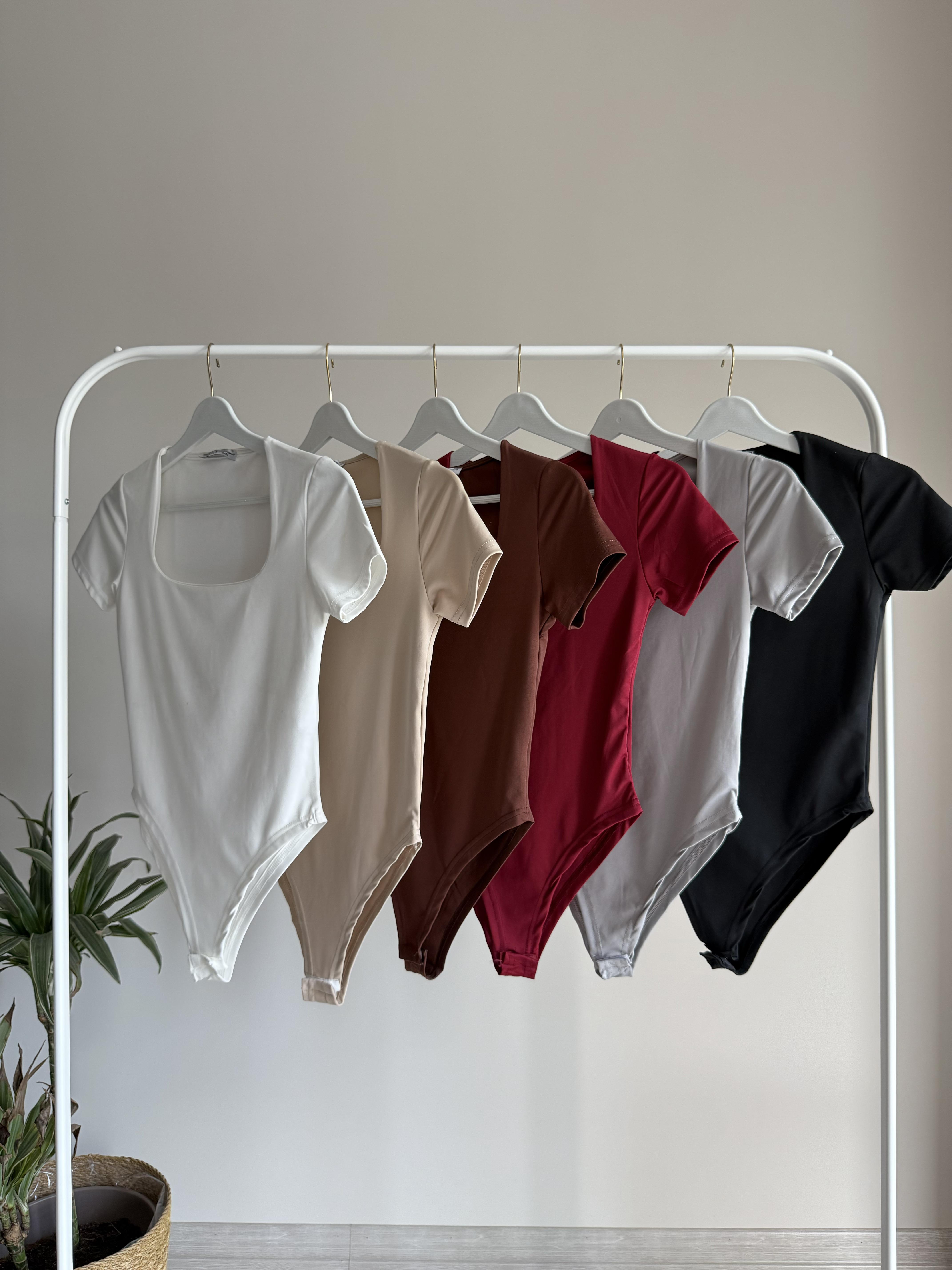 Beyaz Kısa Kollu Bodysuit
