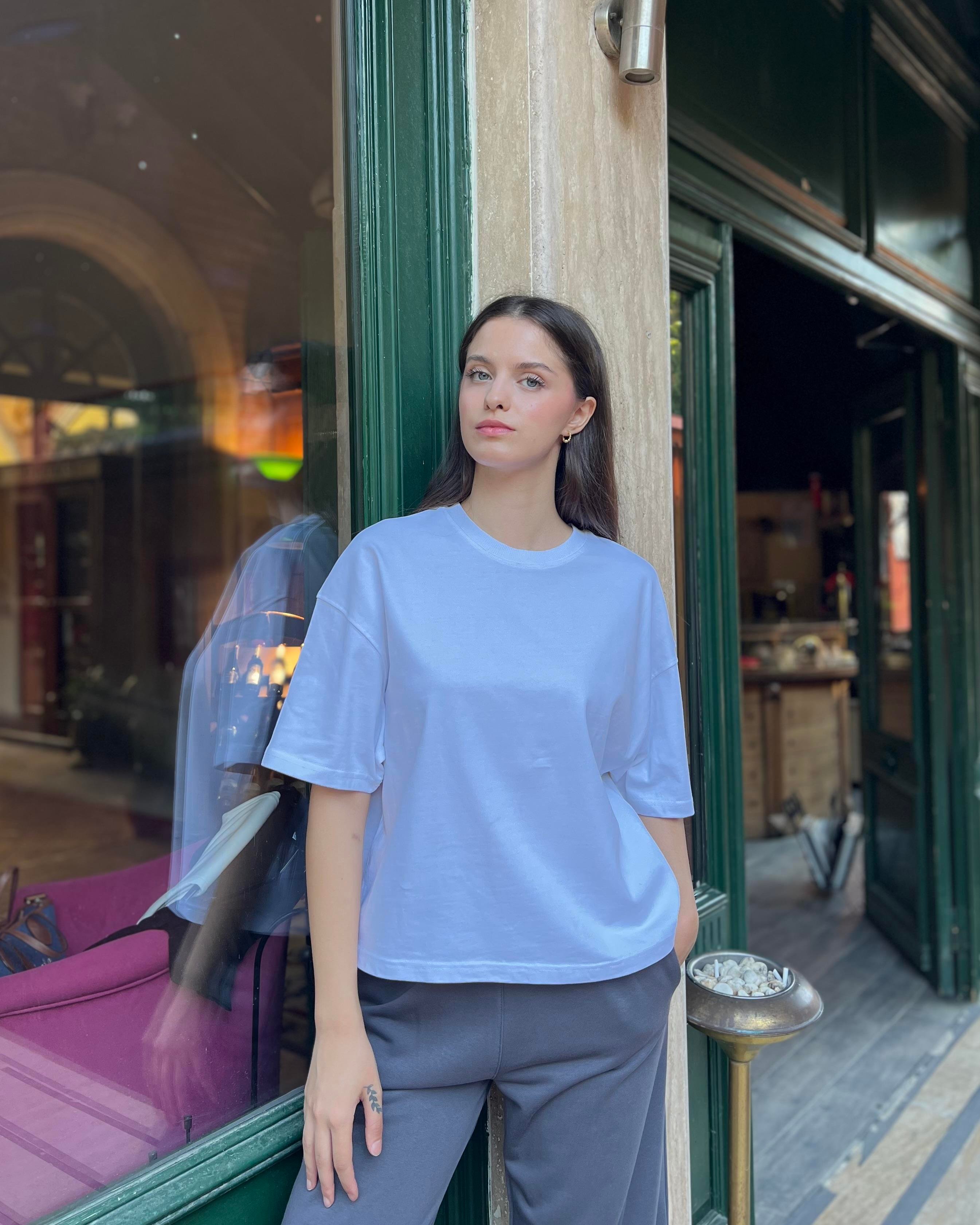 Dekoratif Dikişli Bisiklet Yaka Tshirt-BEYAZ