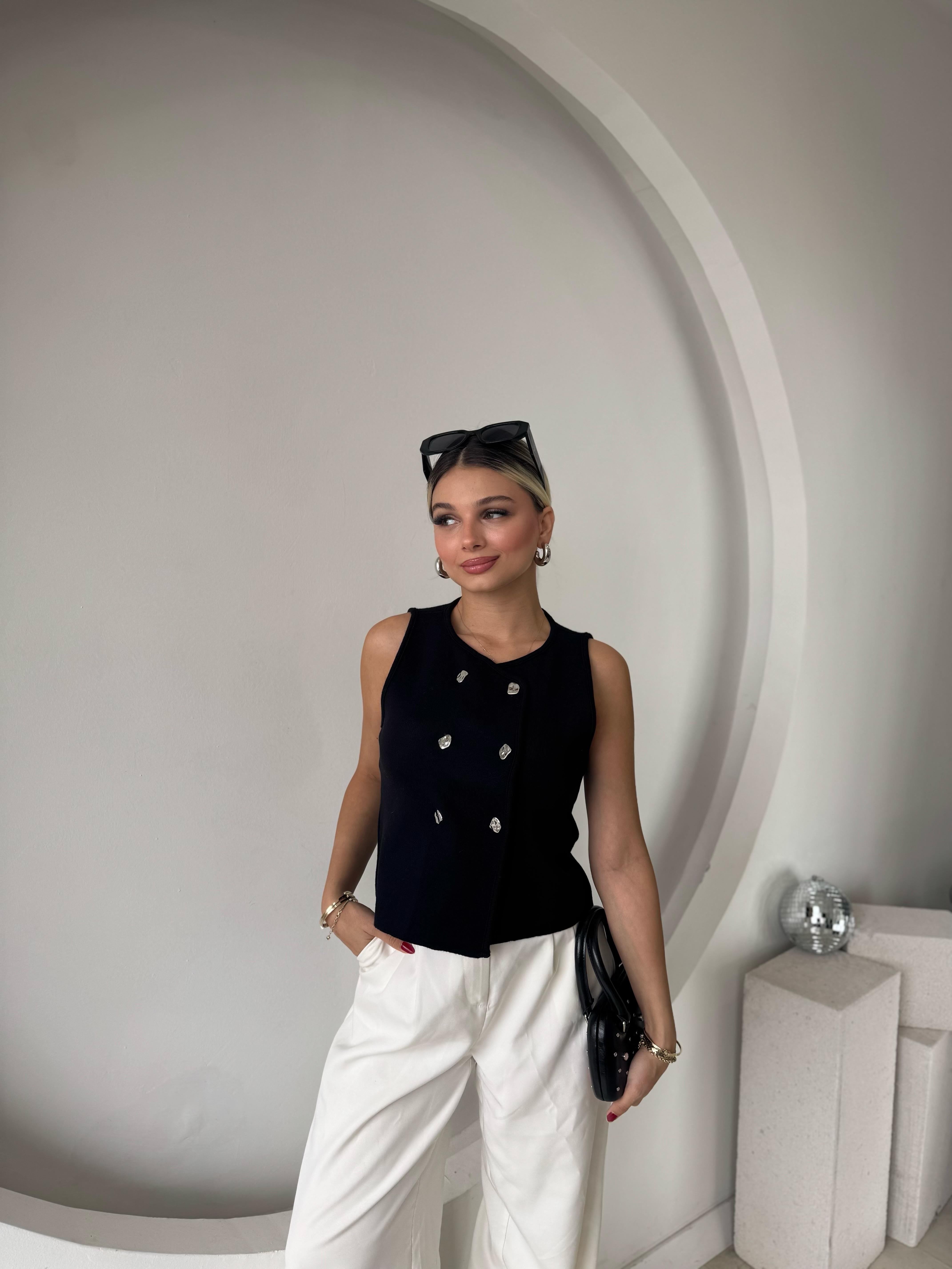 Siyah Çift Düğme Yelek