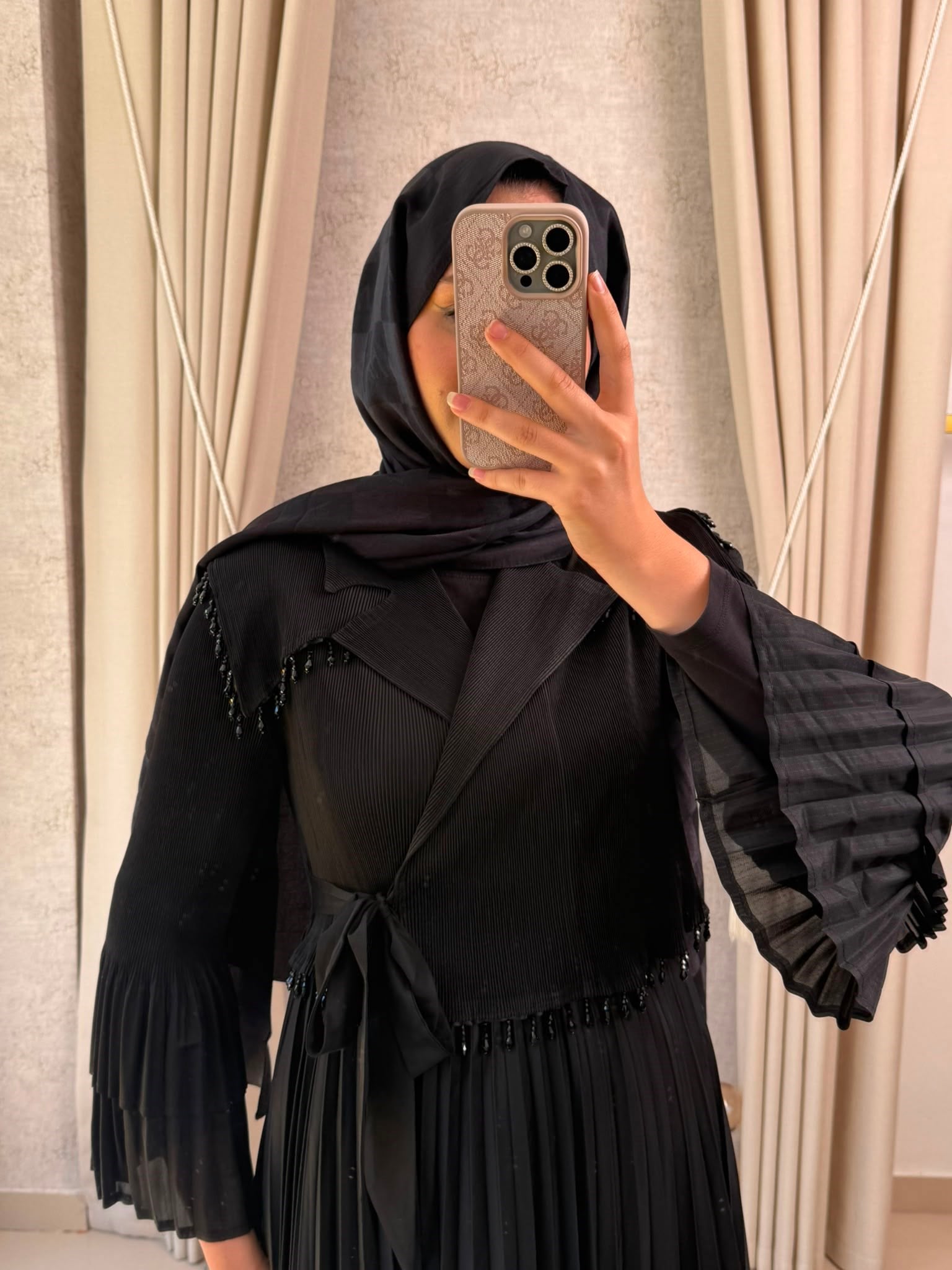 MMZ Yaka Boncuk Detaylı Akordiyon Elbise Siyah