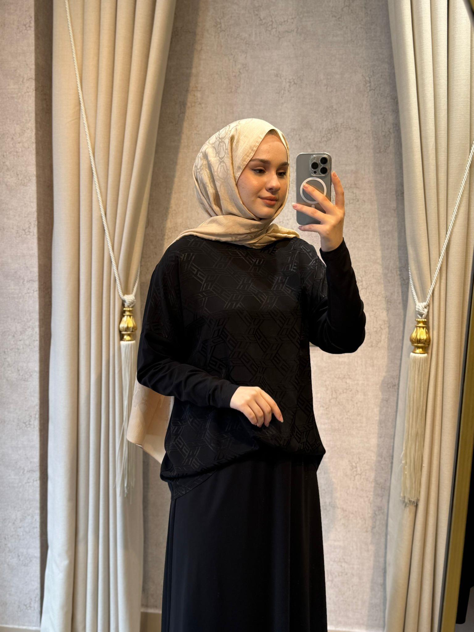 Nuss 1058 Bluzu Büzgü Detaylı Etekli Takım Siyah