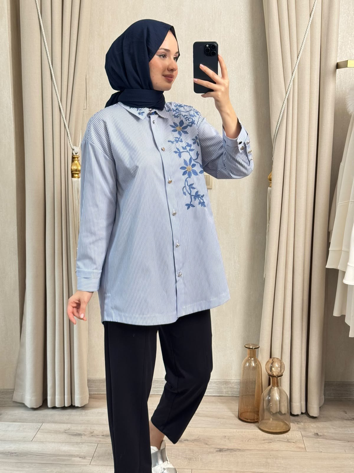 GHİSA 4522 Yaka Çiçek Detay Çizgili Gömlek Lacivert