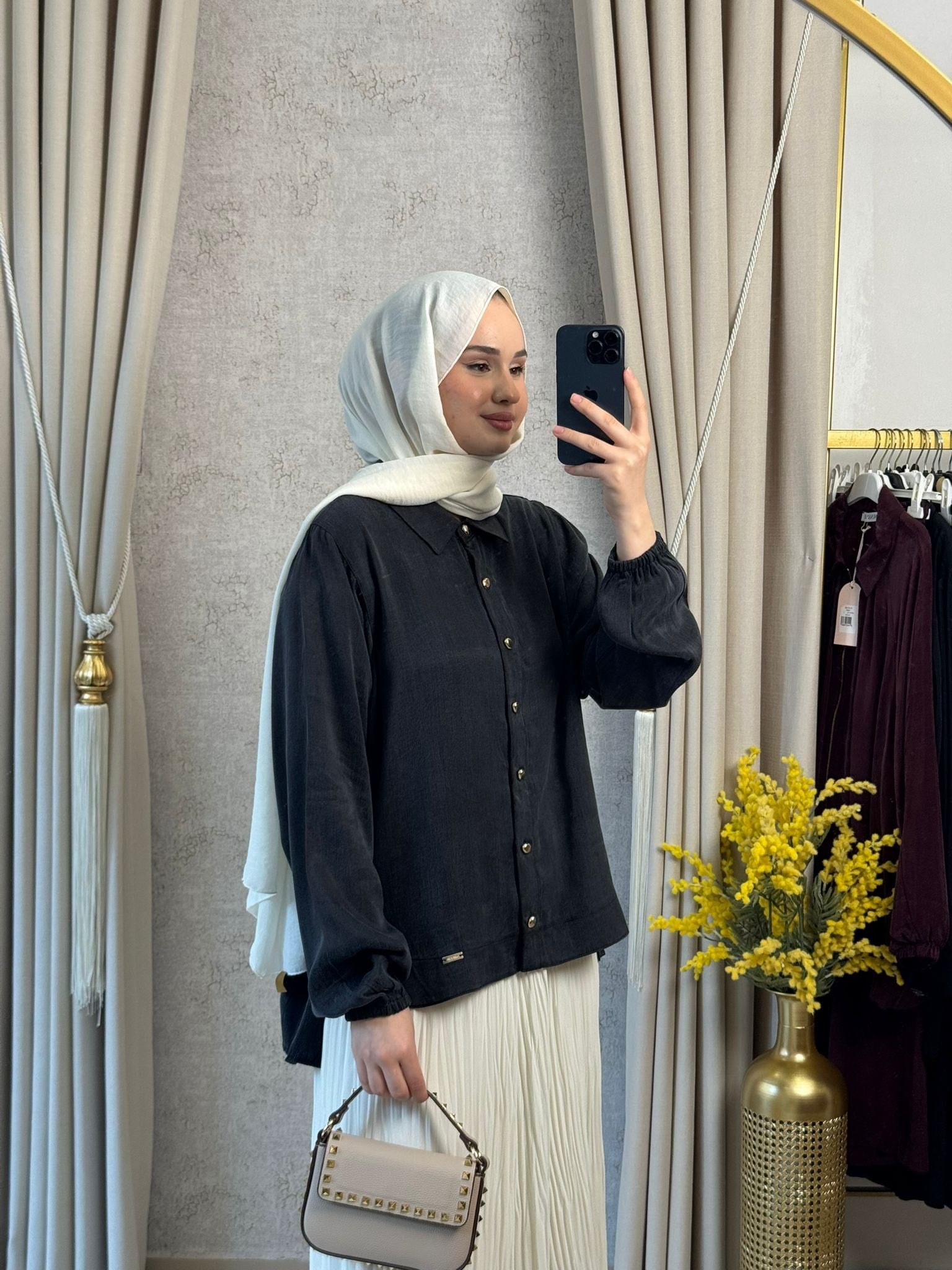 Niliwi 4020 Önü Oval Kesimli İpek Kupra Gömlek Siyah